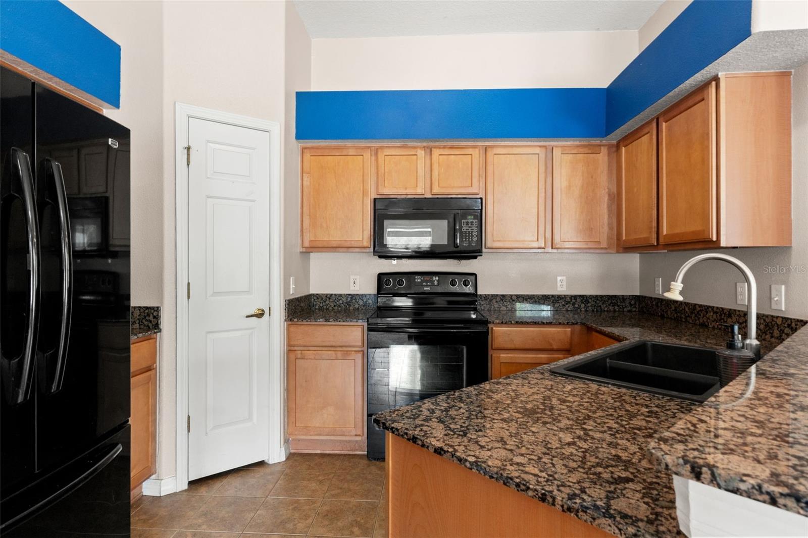 4490 Ayrshire Dr Property Photo 14