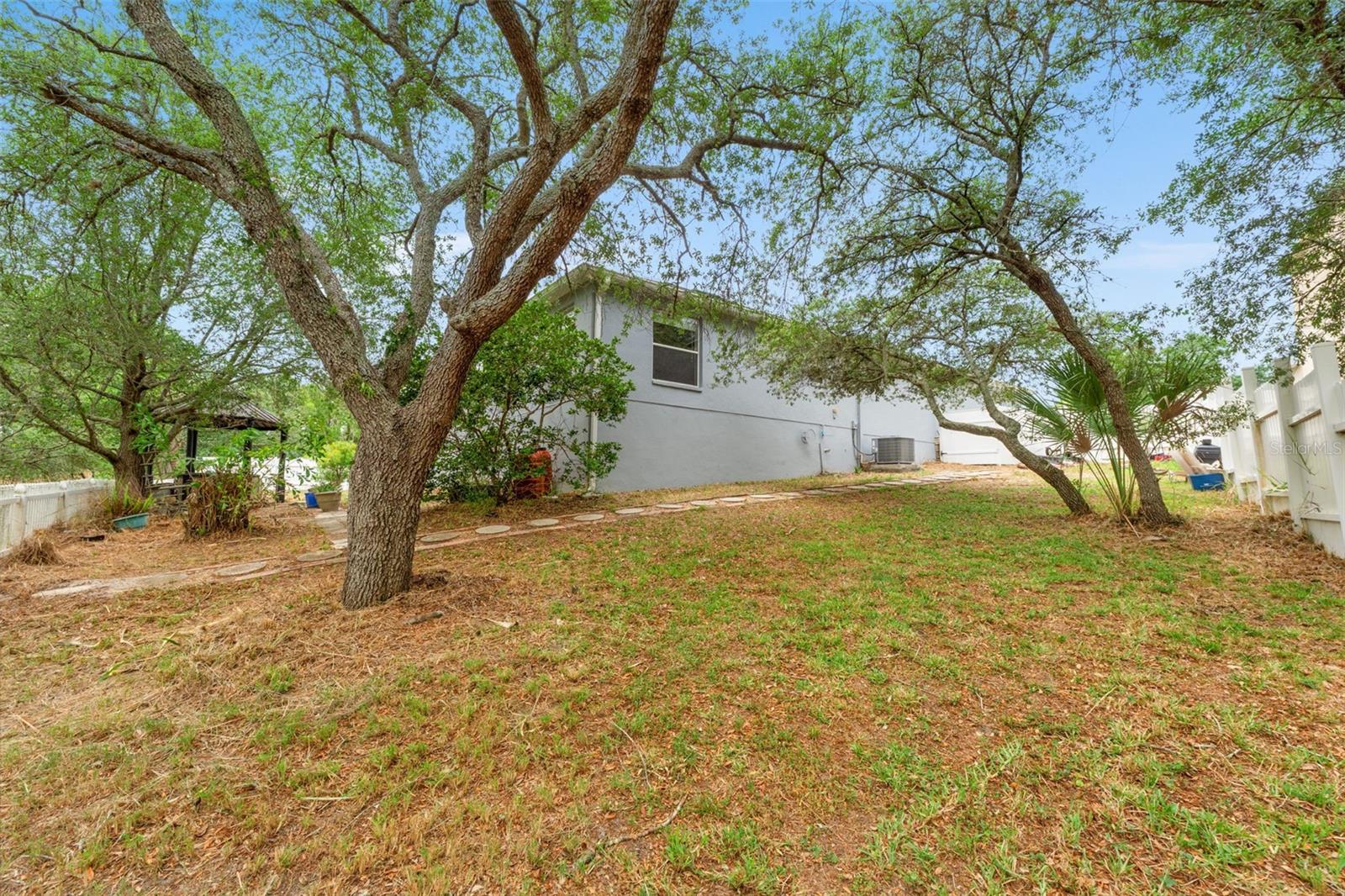 4490 Ayrshire Dr Property Photo 20