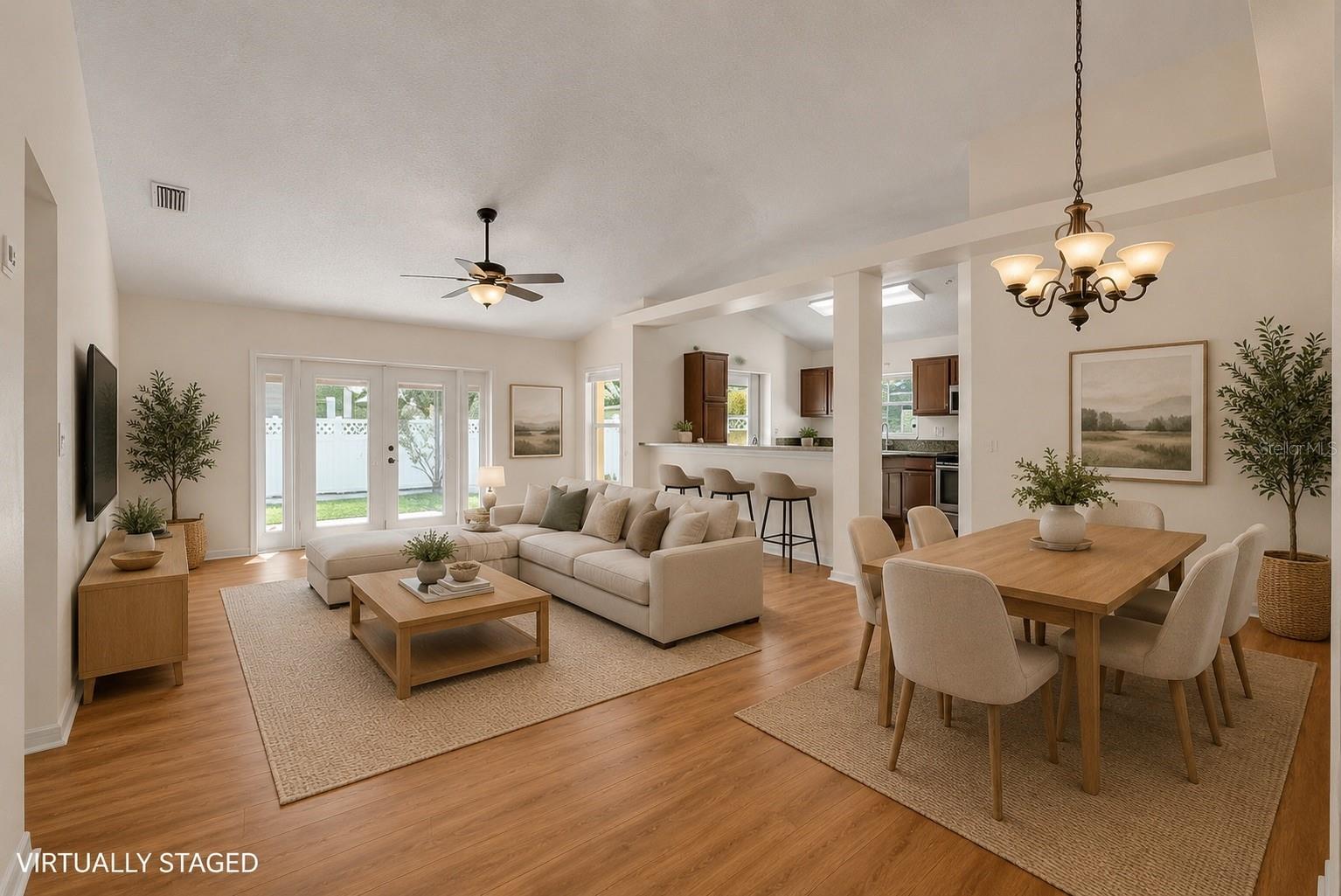 17610 Esprit Dr Property Photo 4