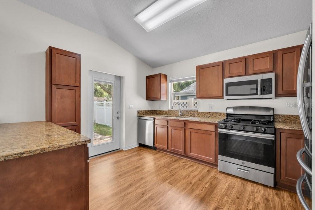 17610 Esprit Dr Property Photo 13