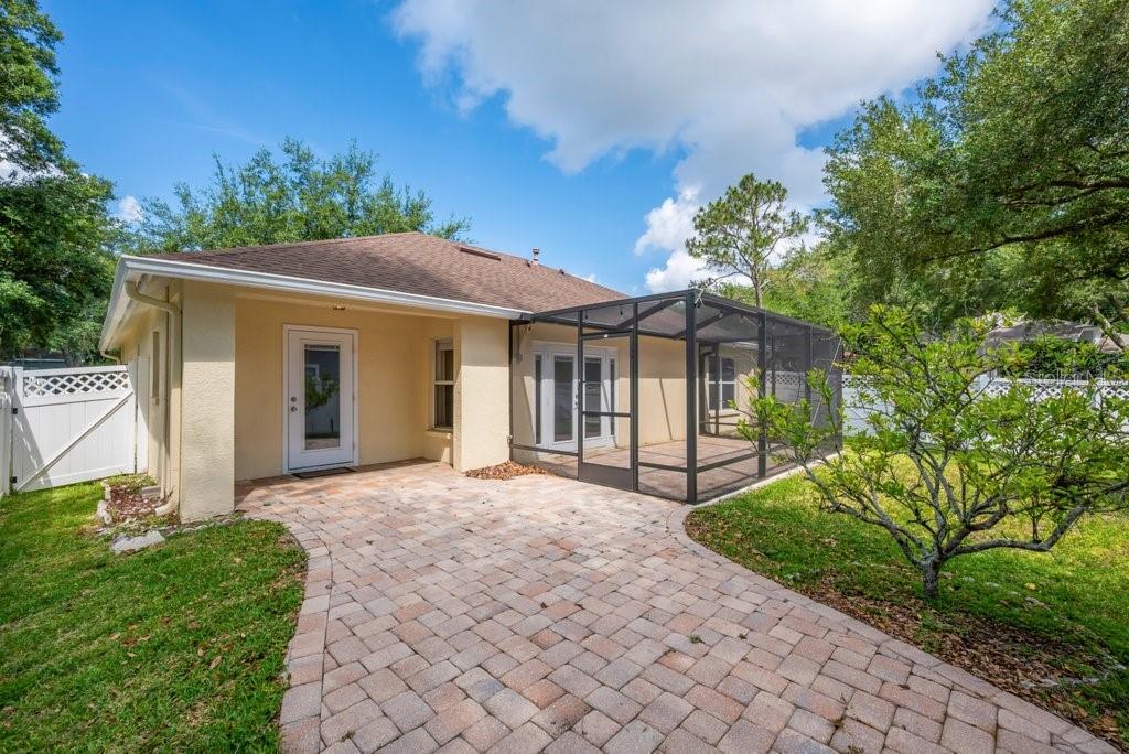 17610 Esprit Dr Property Photo 32