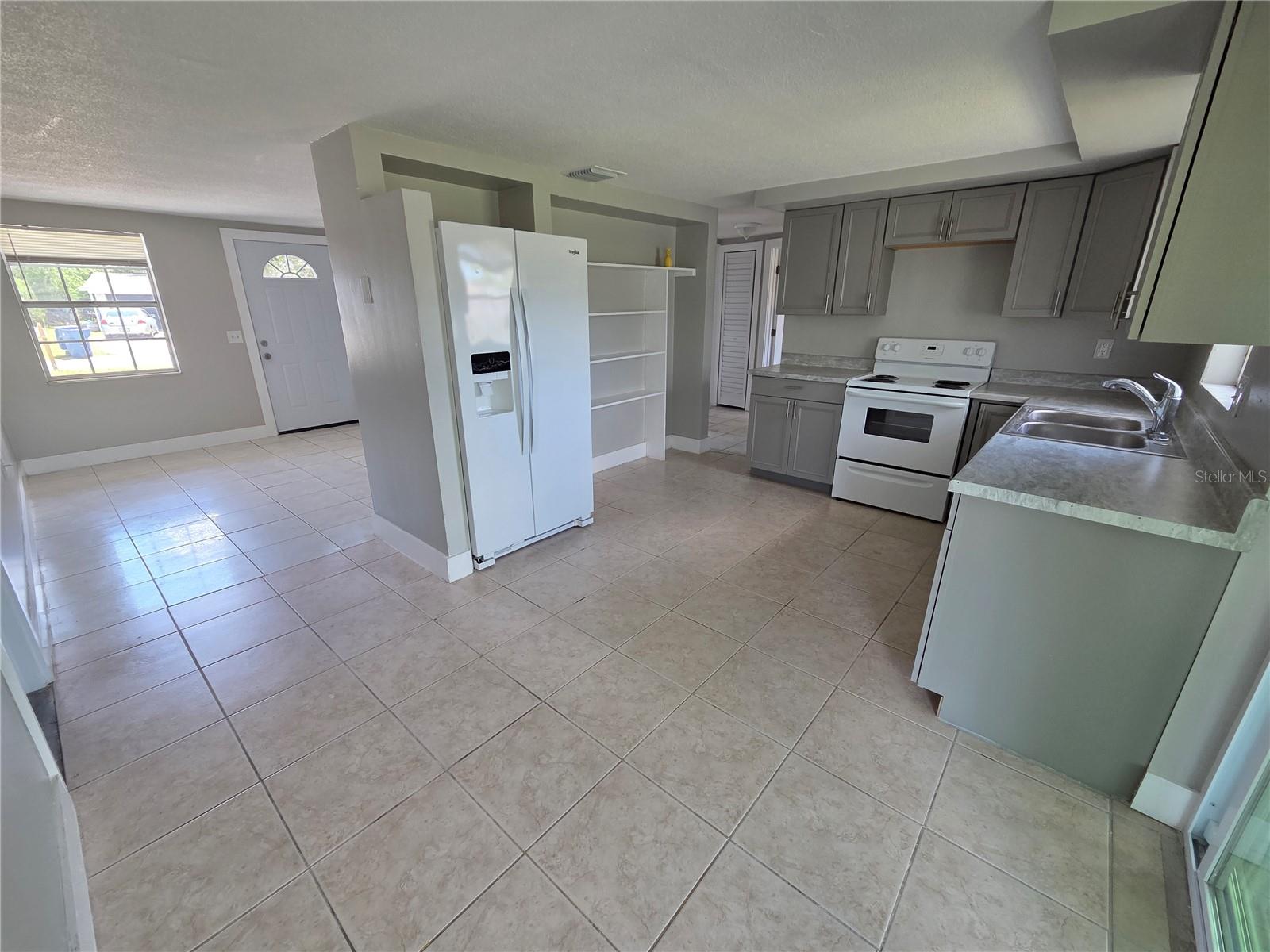 4616 Irene Loop Property Photo 6