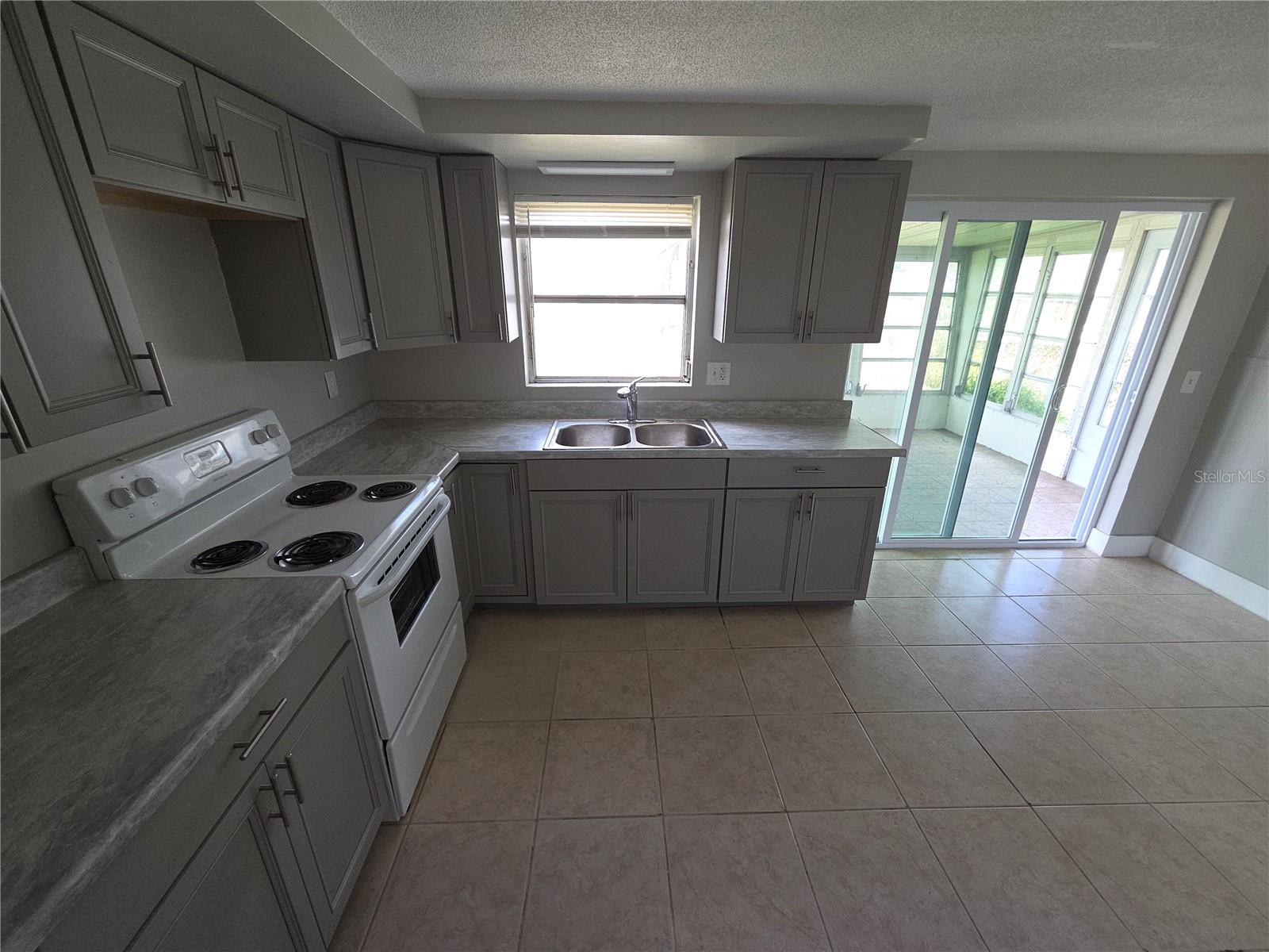 4616 Irene Loop Property Photo 7