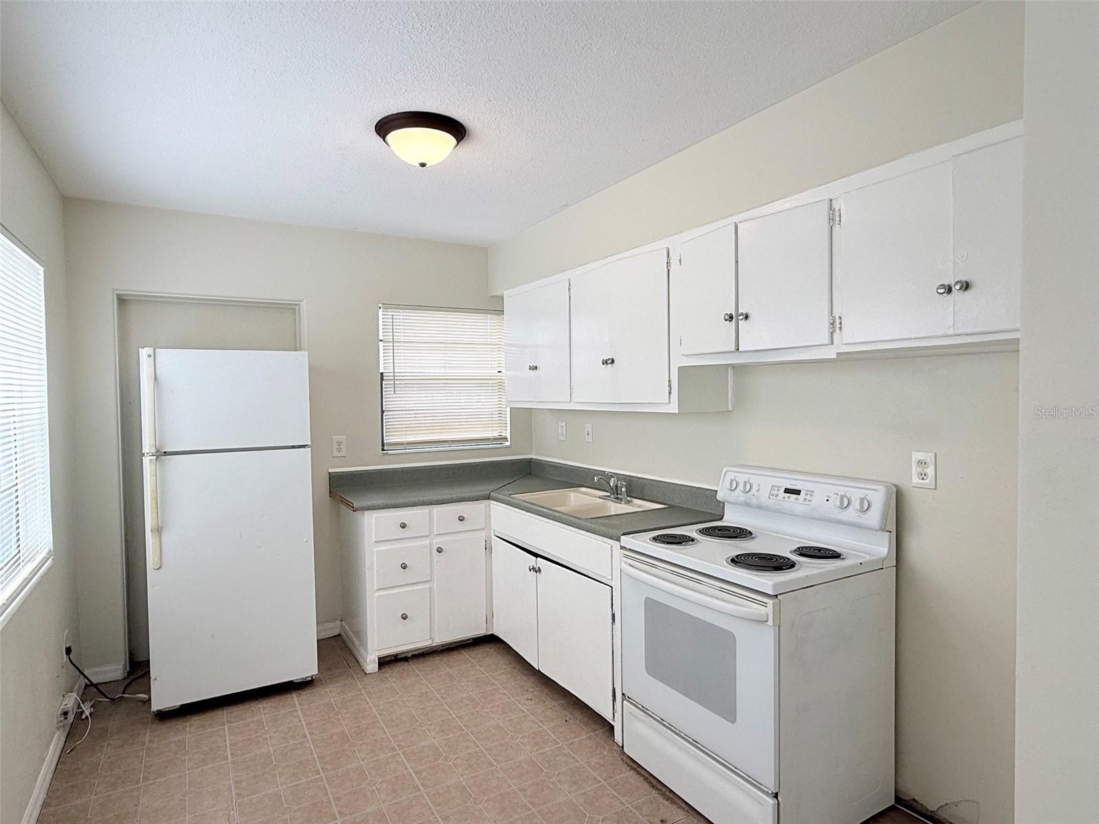 2404 10th St W #1 Property Photo 6