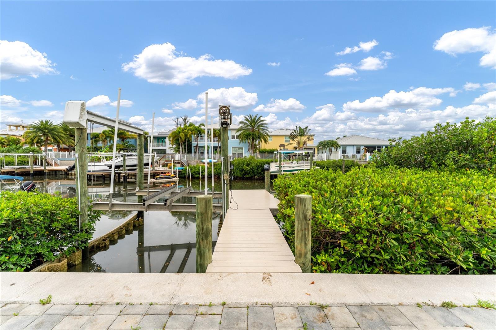 6412 Key Island Ave Property Photo 3