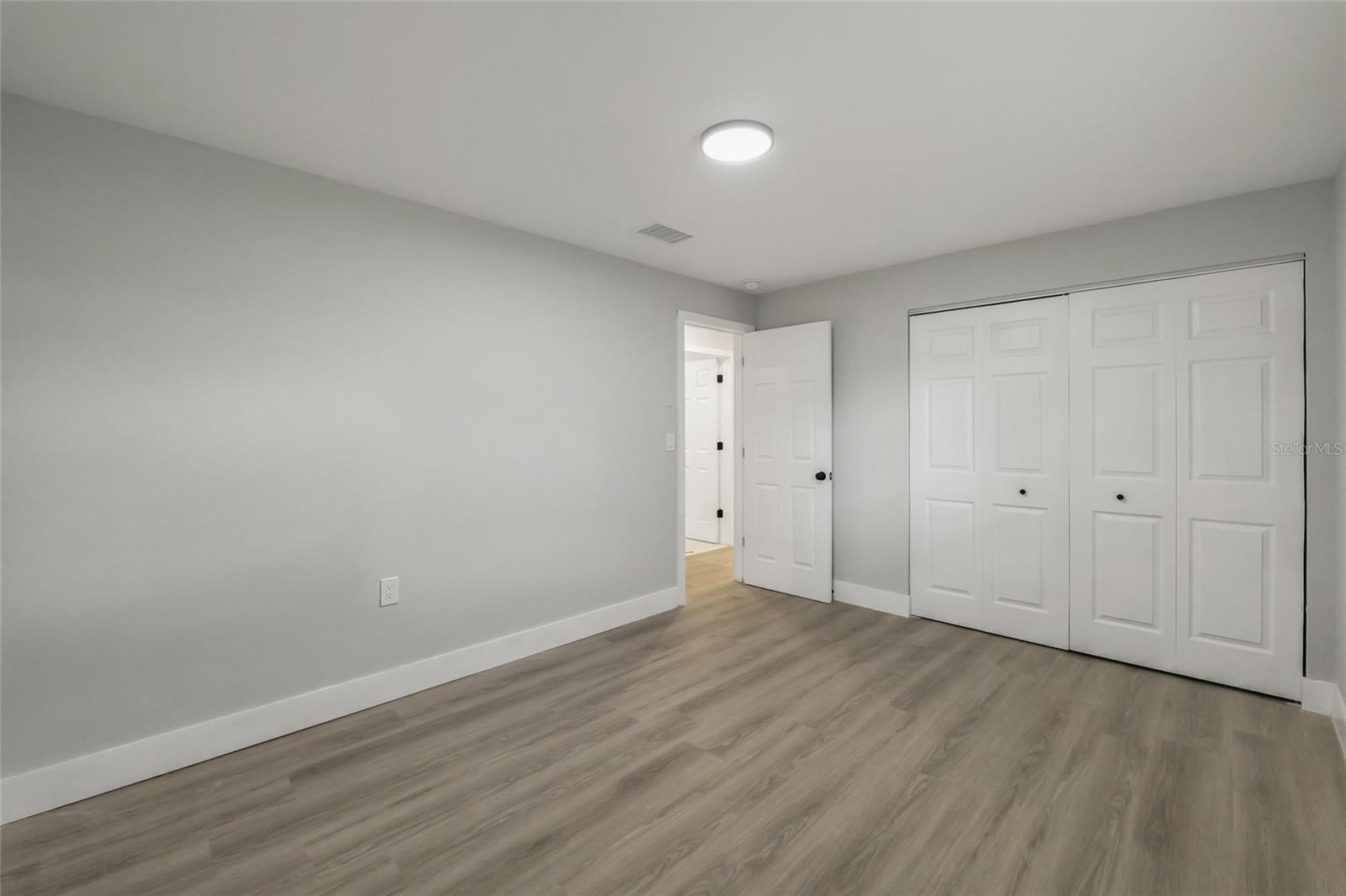 2952 Webley Dr Property Photo 20