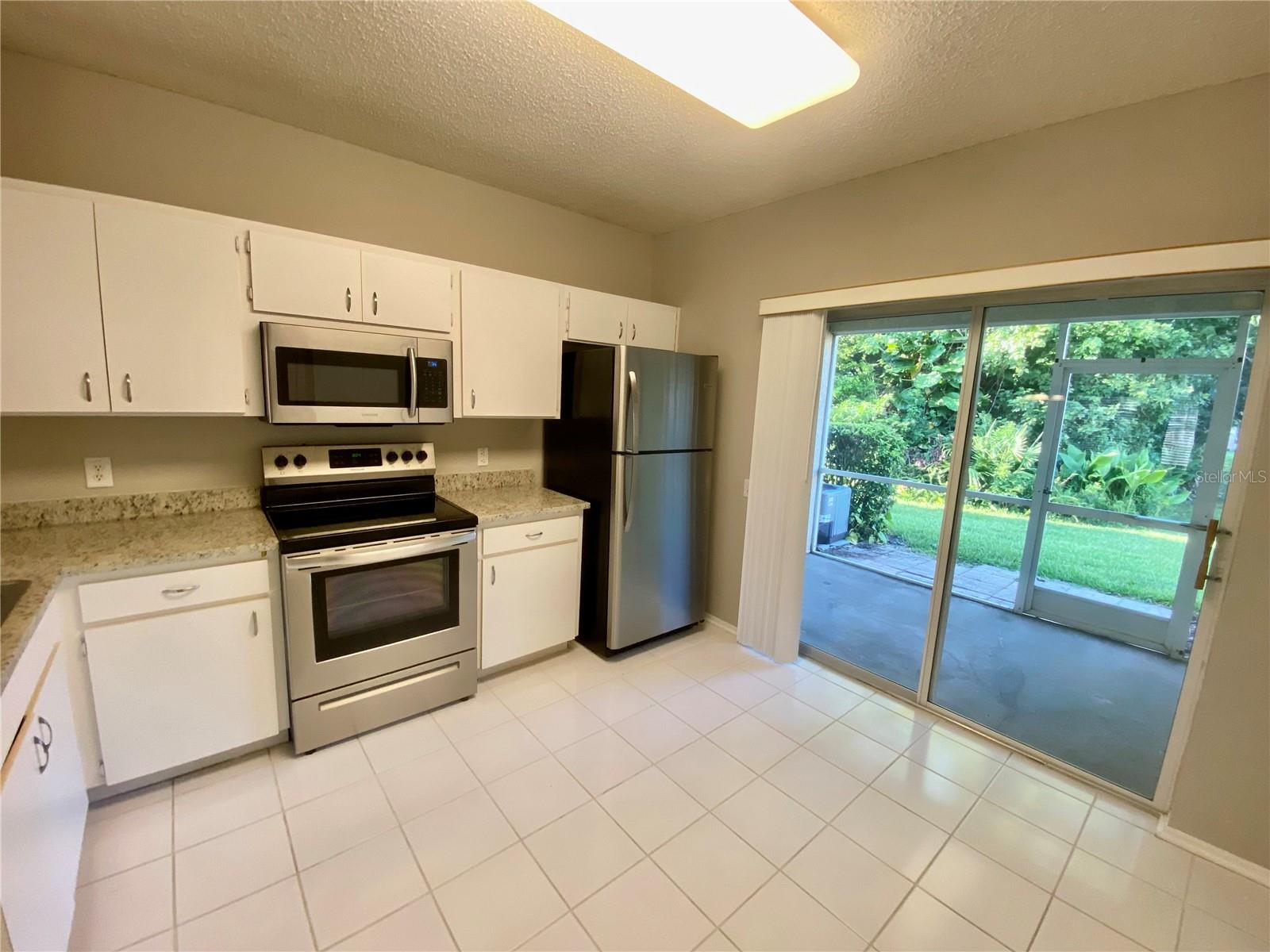12415 Berkeley Square Dr Property Photo 8