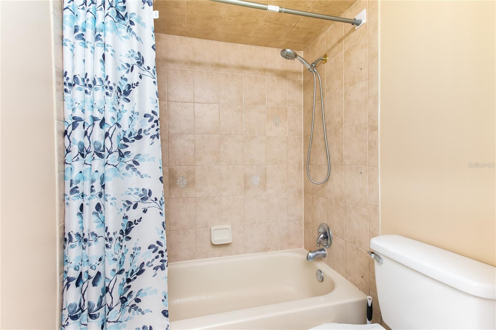400 Island Way #212 Property Photo 25