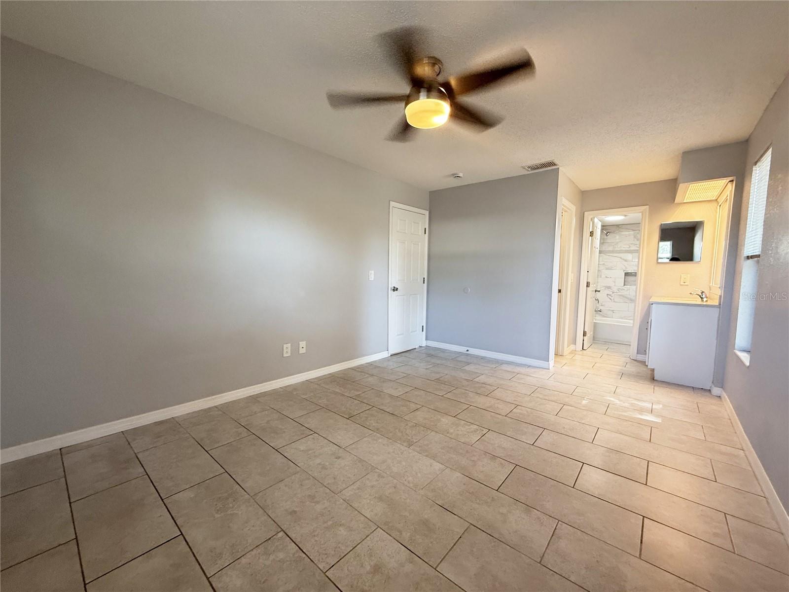 1348 Friend Ave Property Photo 9