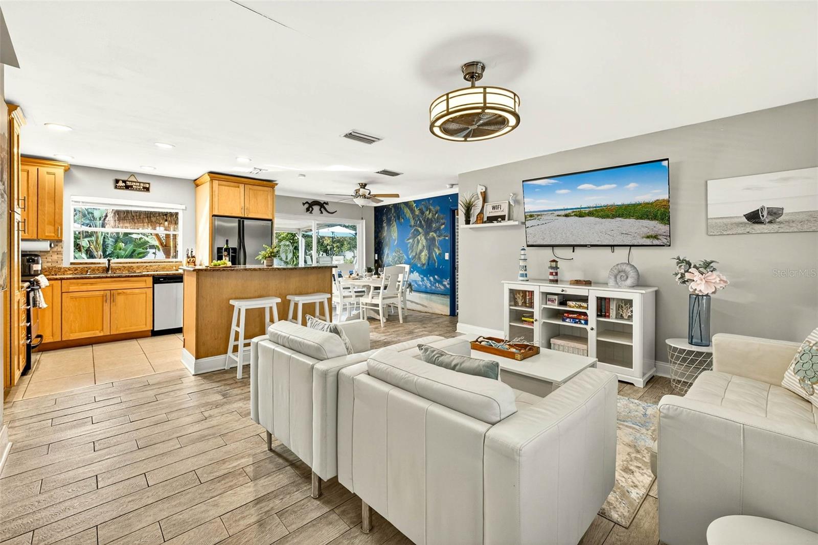 10050 84th Way Property Photo 3