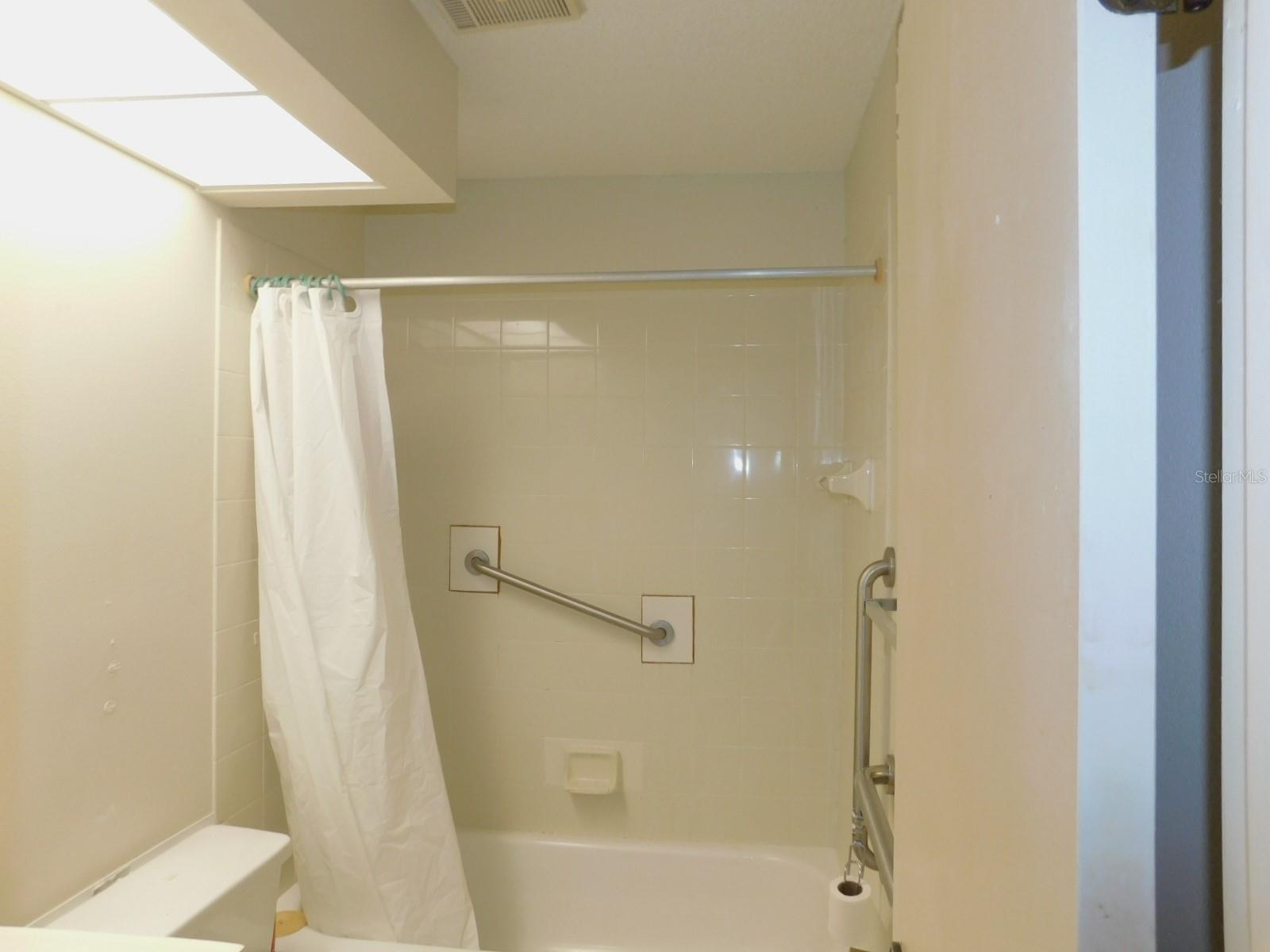 2496 Alhambra Ct Property Photo 6