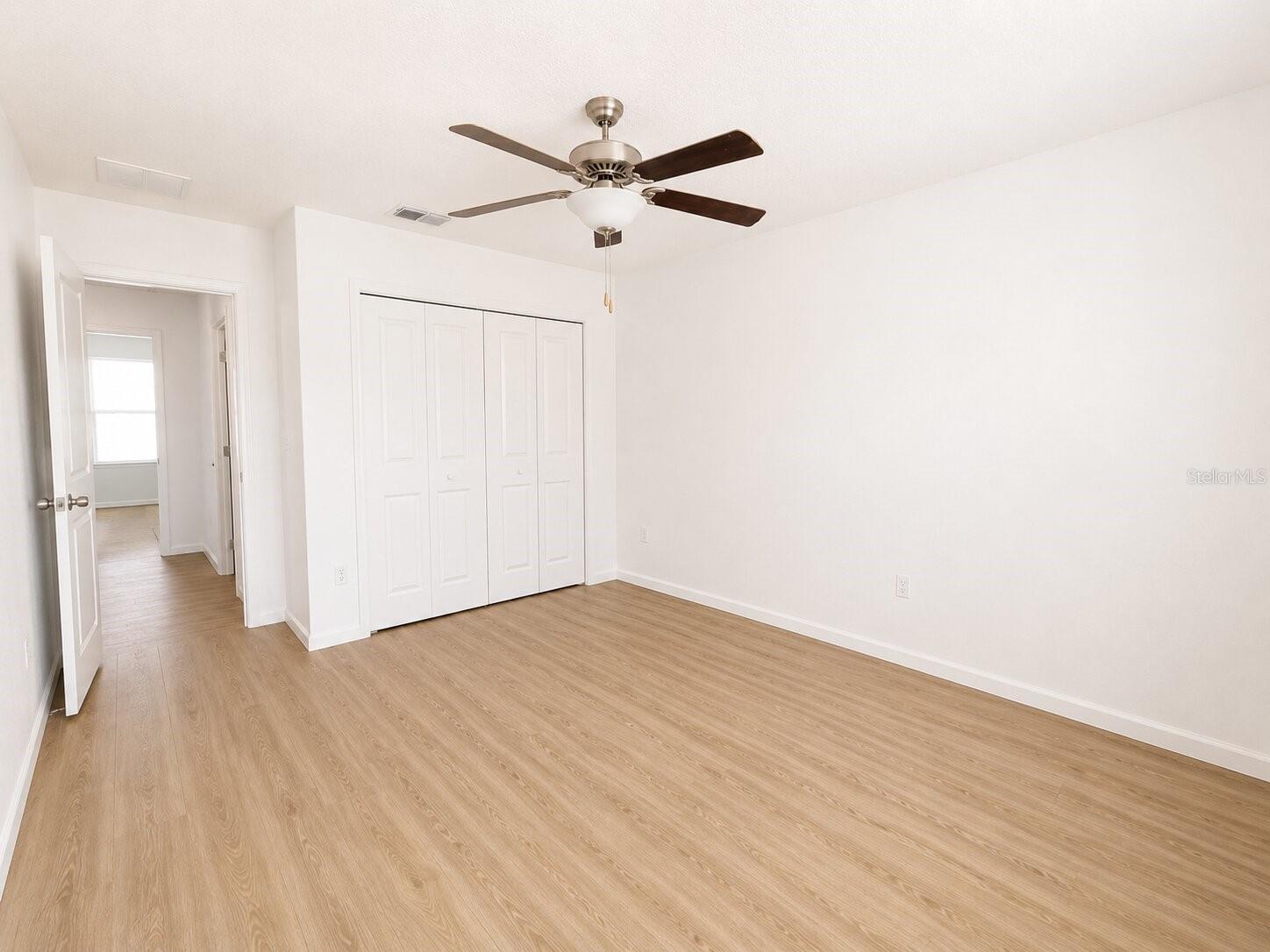 5462 Grays Harbor Ct Property Photo 9