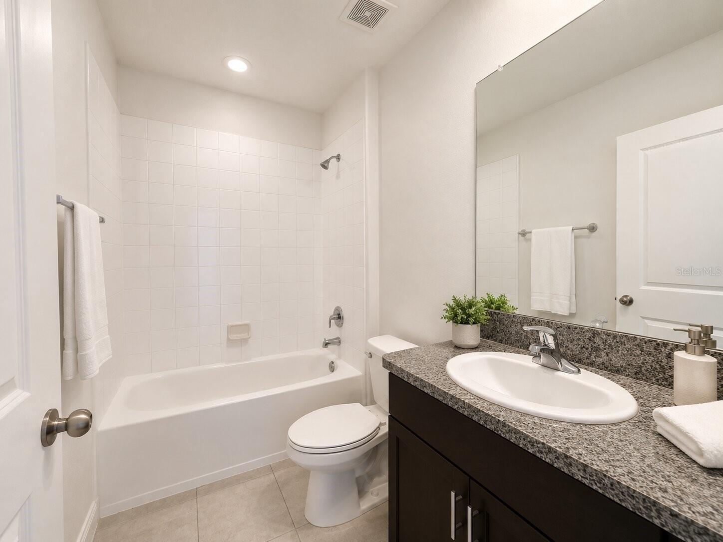 5462 Grays Harbor Ct Property Photo 13