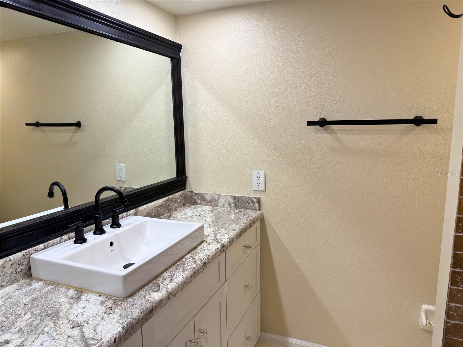 4821 W Mcelroy Ave #d210 Property Photo 3