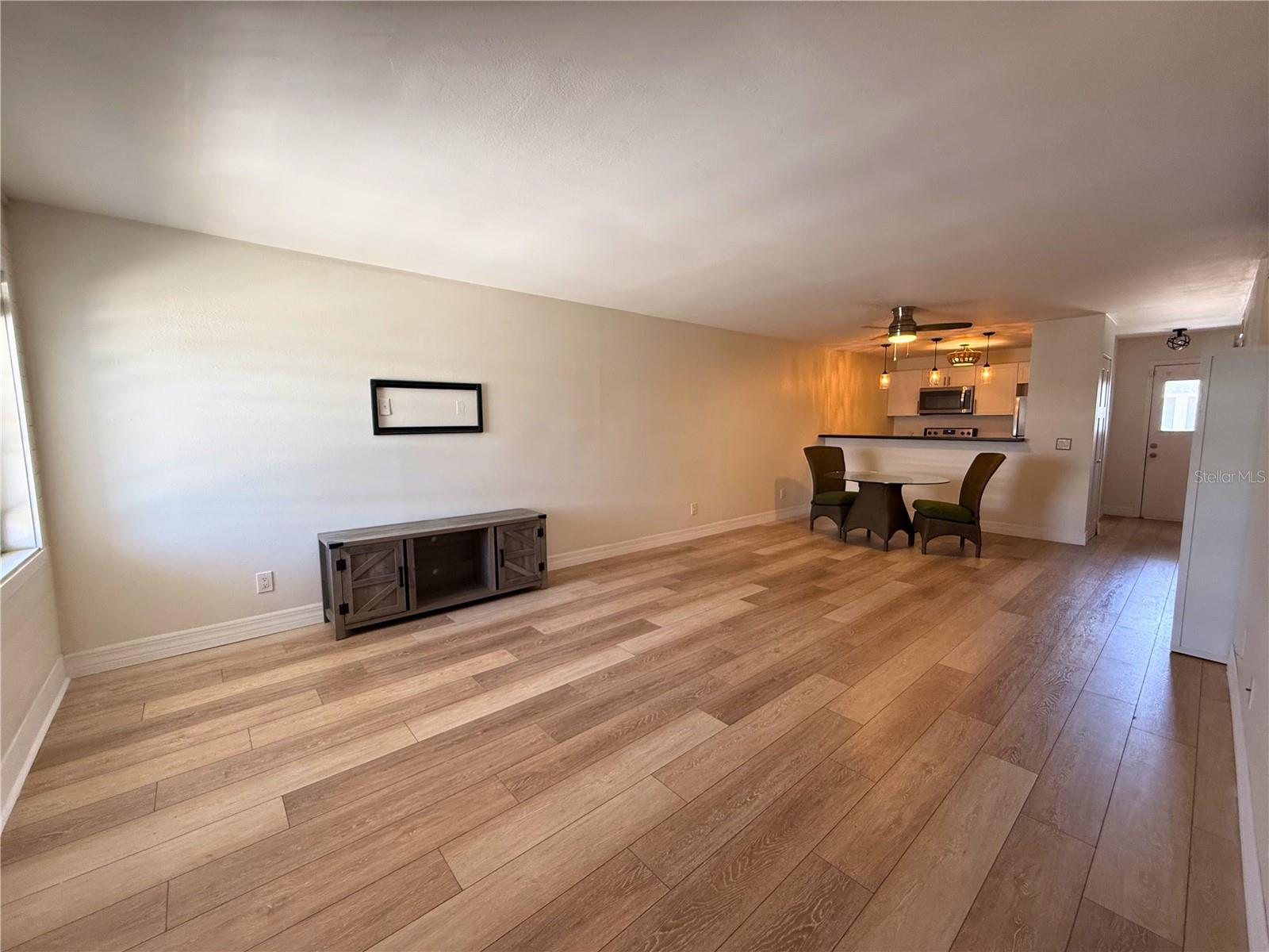 4821 W Mcelroy Ave #d210 Property Photo 4