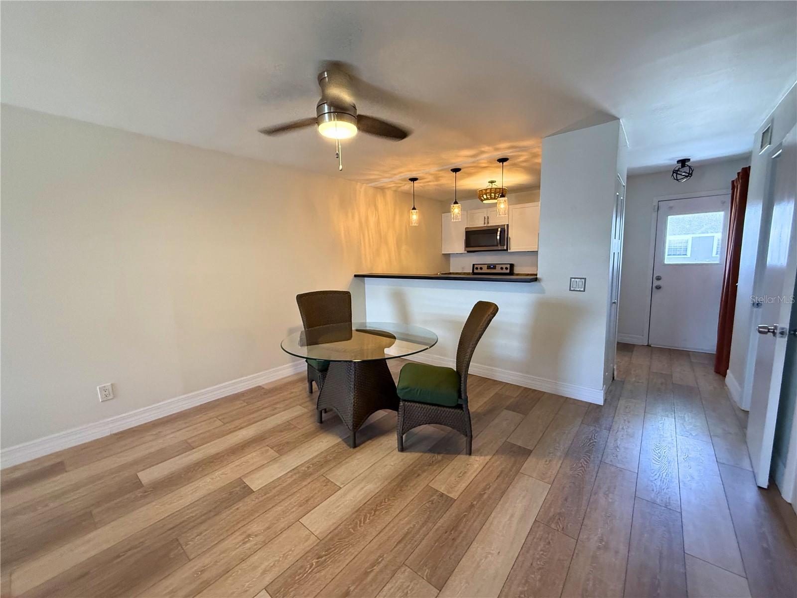 4821 W Mcelroy Ave #d210 Property Photo 5