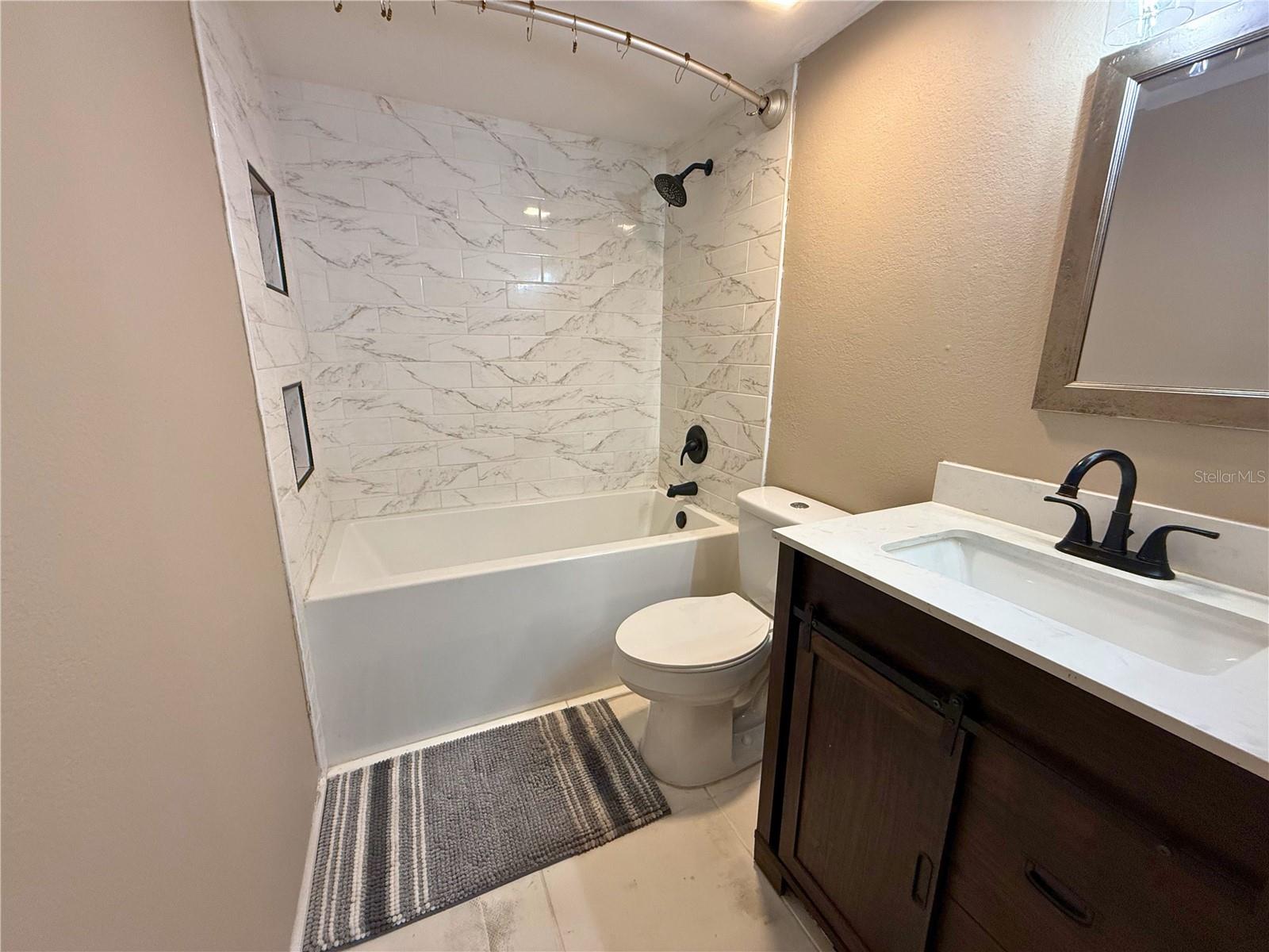 4821 W Mcelroy Ave #d210 Property Photo 8