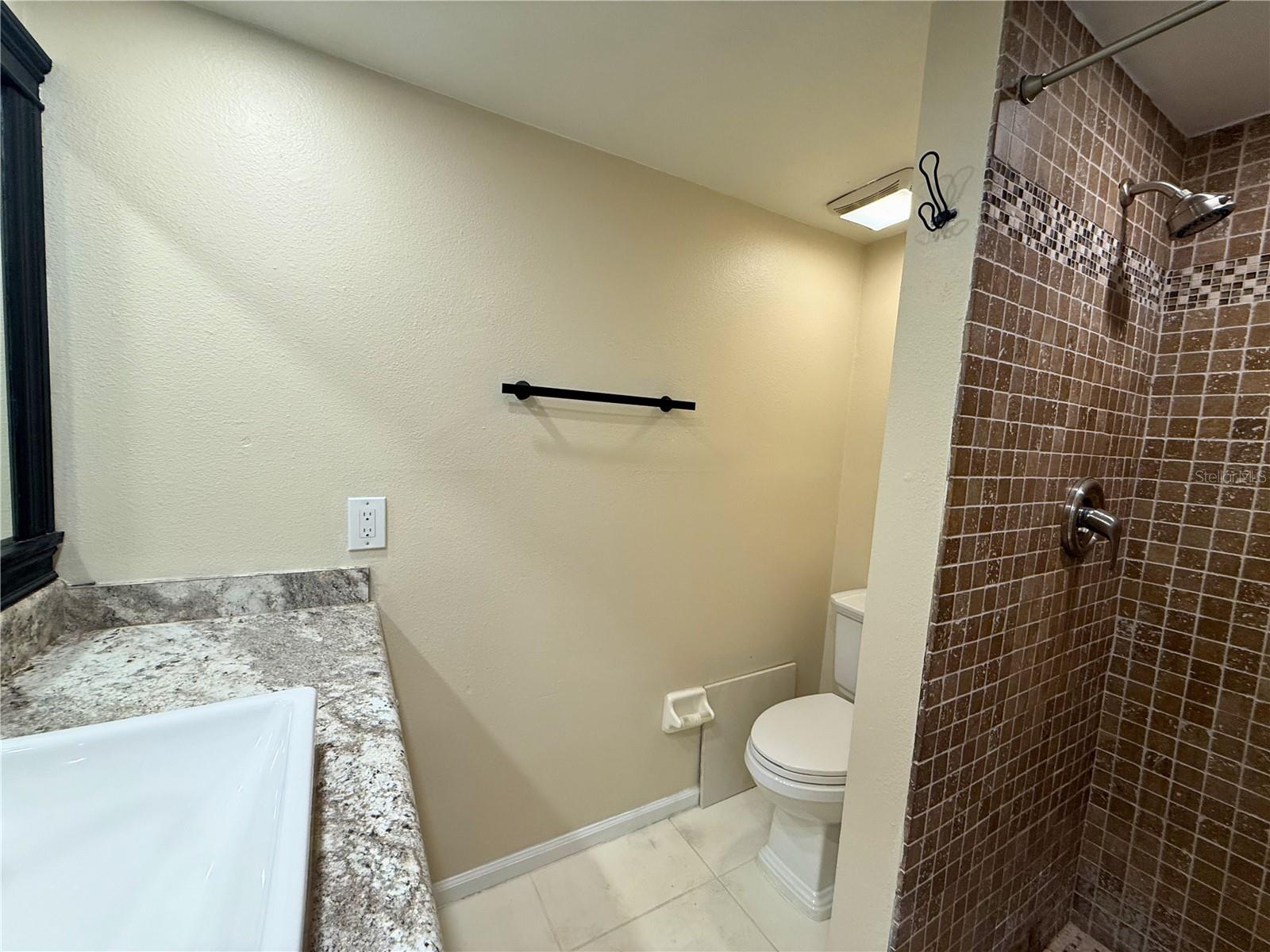 4821 W Mcelroy Ave #d210 Property Photo 12