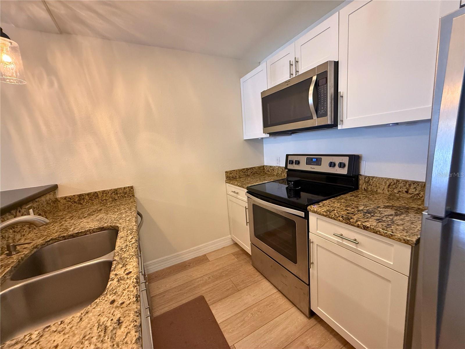 4821 W Mcelroy Ave #d210 Property Photo 17