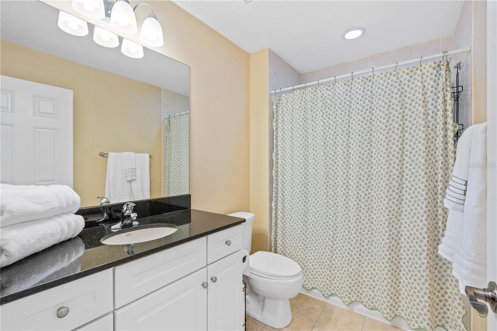 210 Valencia Cir Property Photo 28