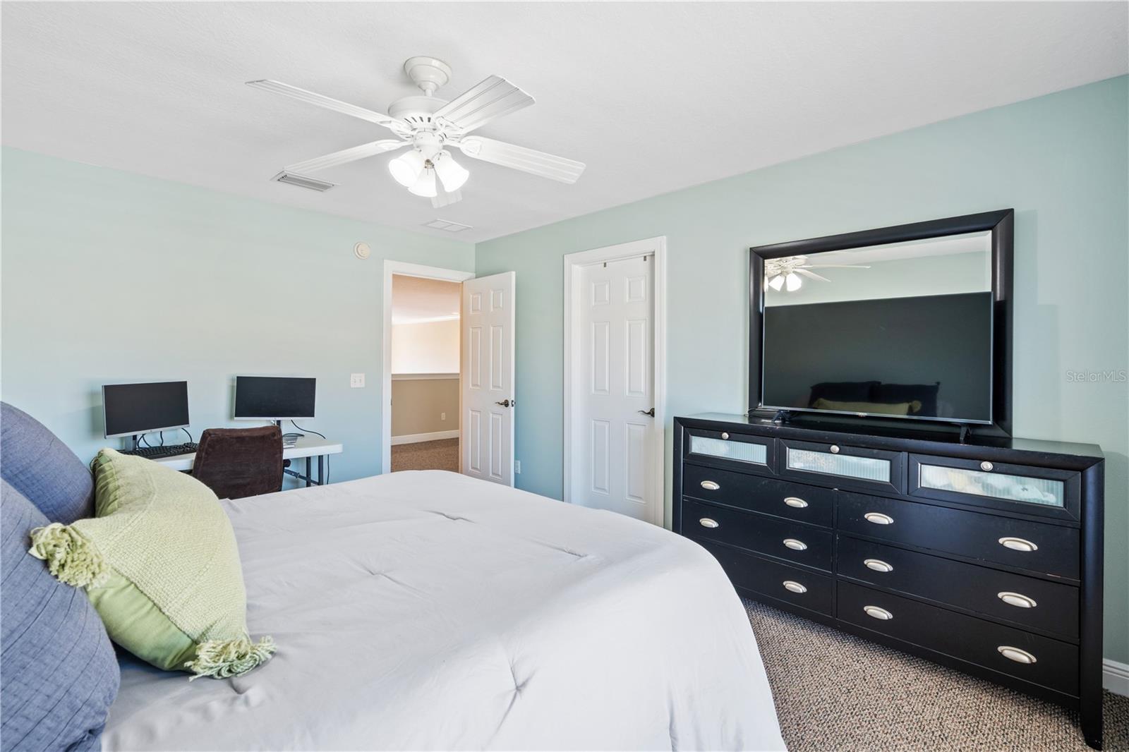 210 Valencia Cir Property Photo 30