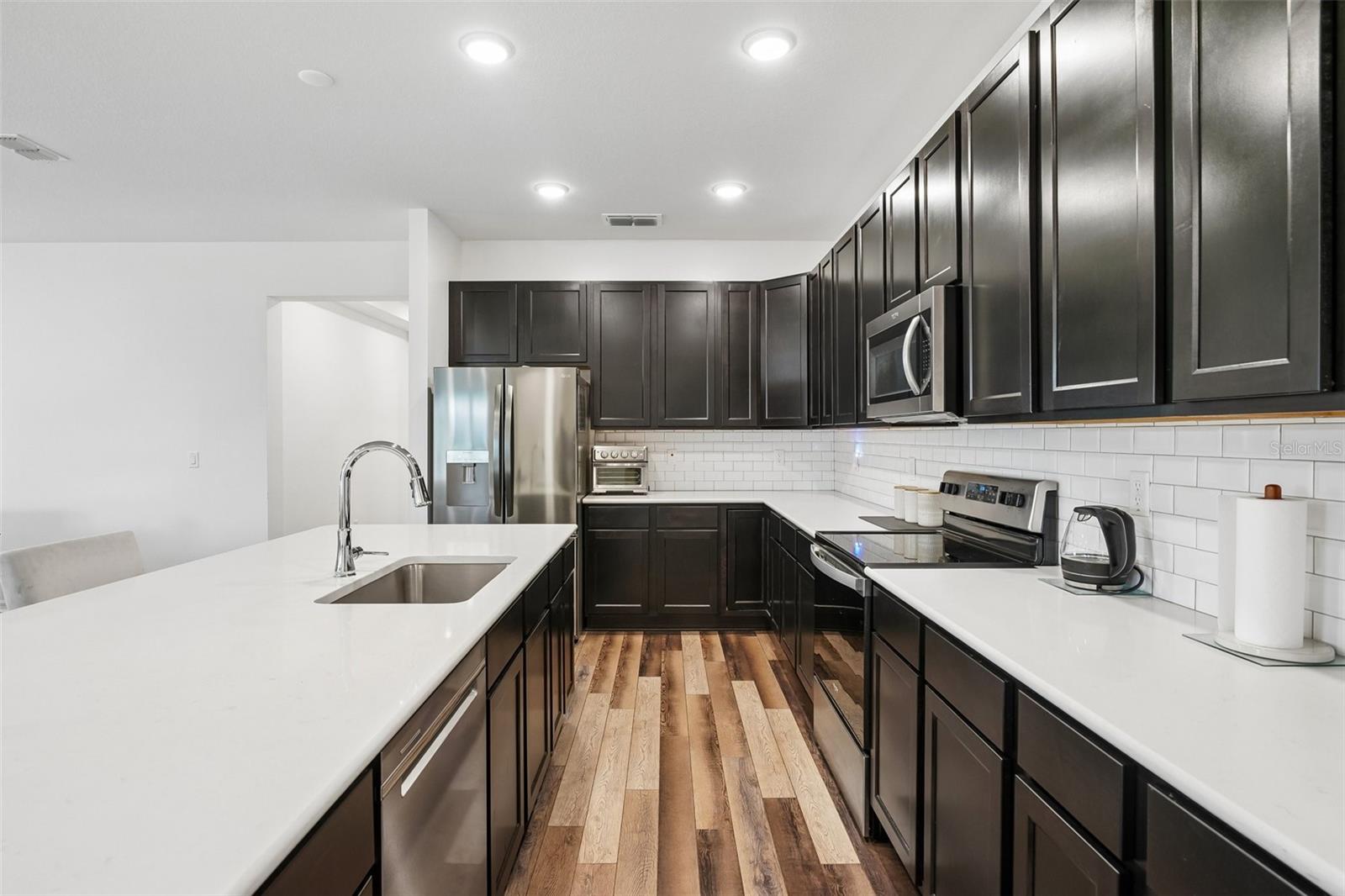 11225 June Briar Loop Property Photo 8