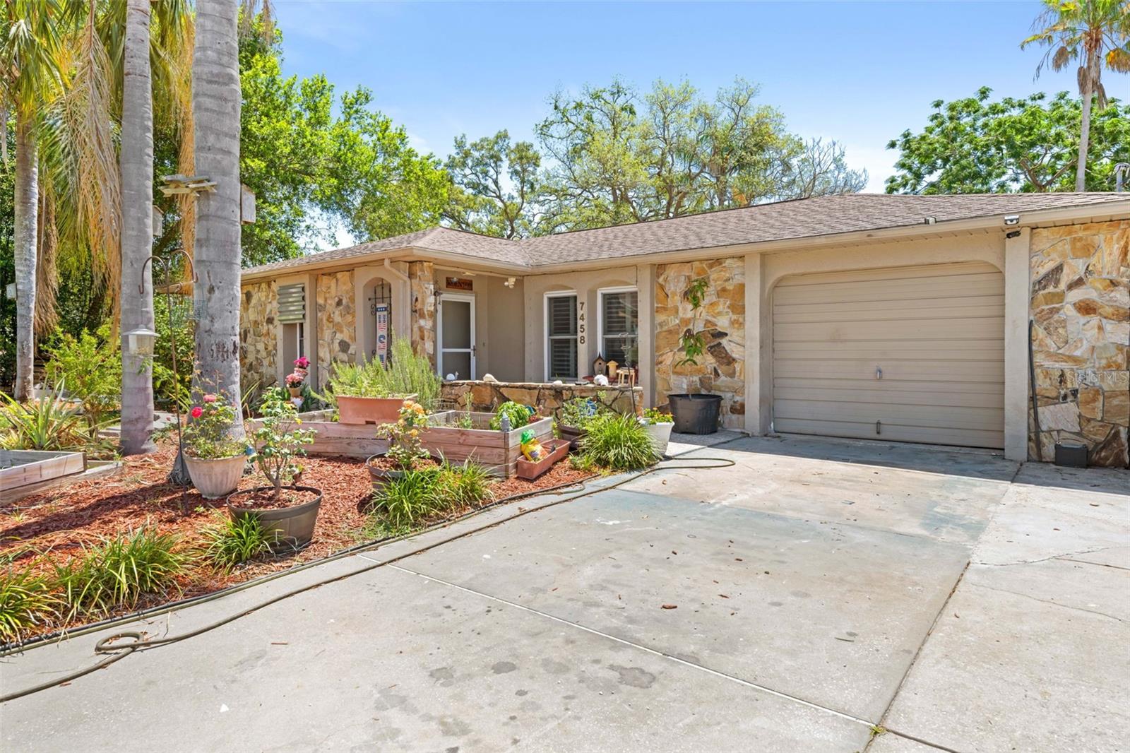 7458 GATES CIR Property Photo 1