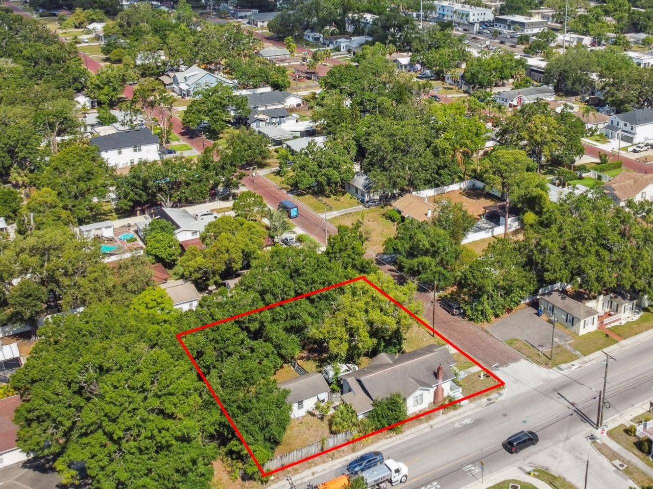 702 W Virginia Ave Property Photo 2