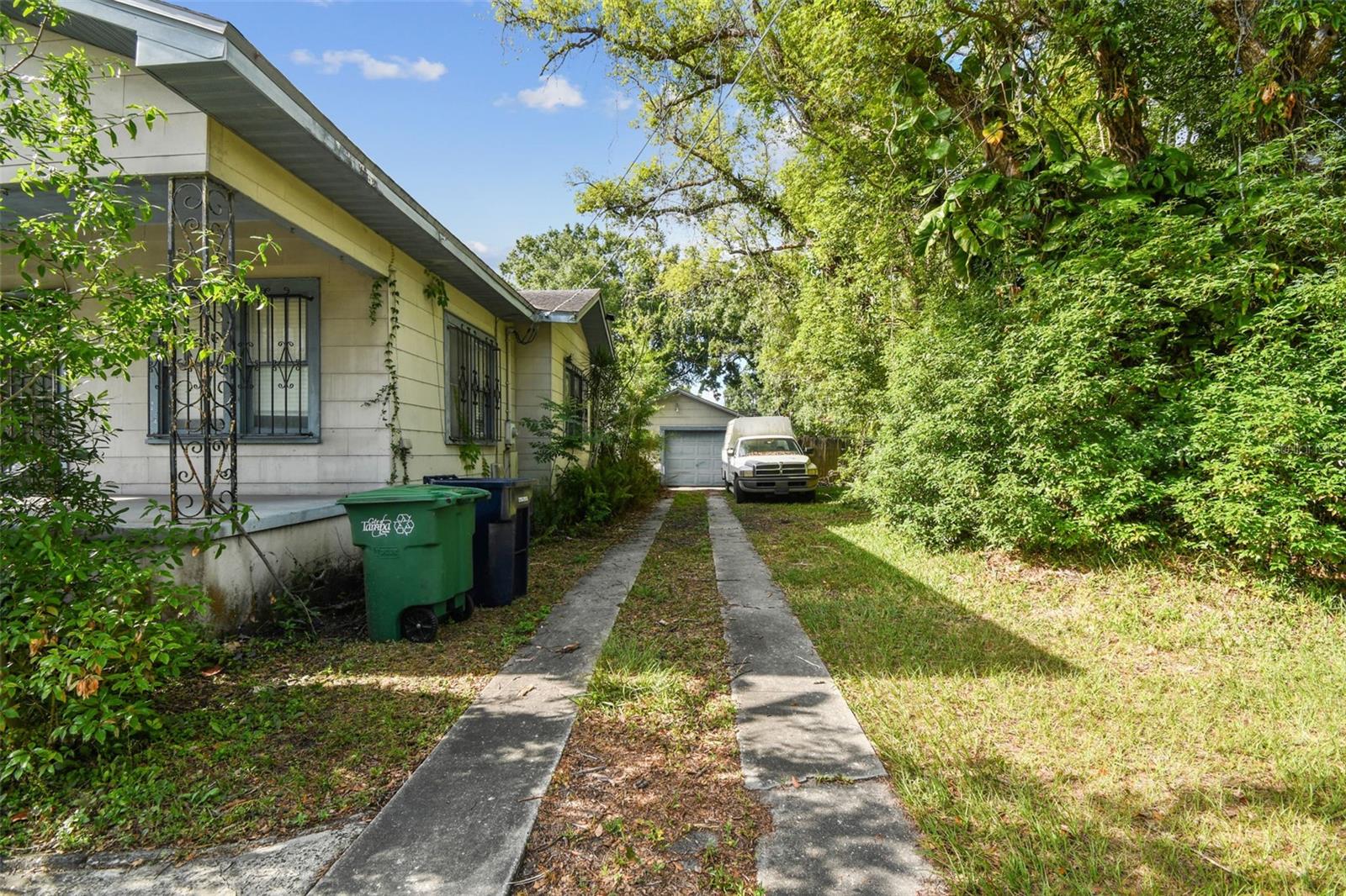 702 W Virginia Ave Property Photo 4