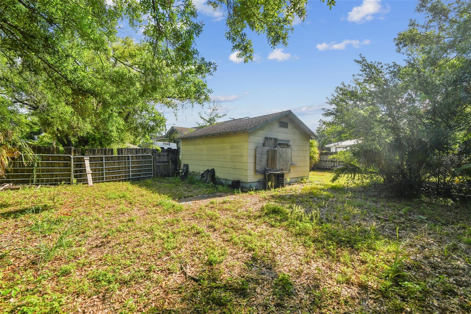 702 W Virginia Ave Property Photo 15