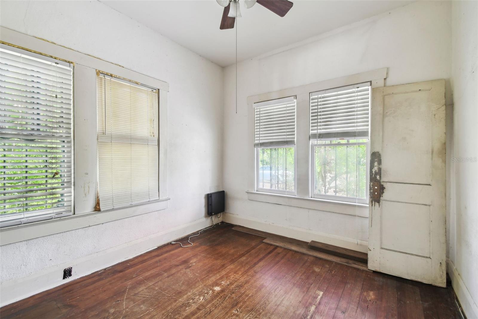 702 W Virginia Ave Property Photo 28
