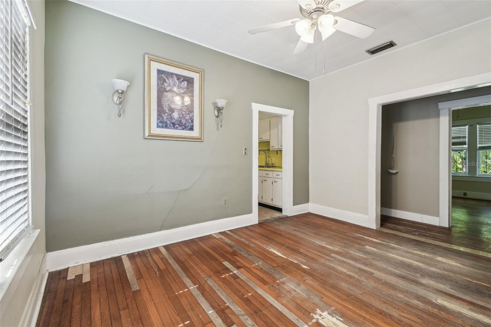 702 W Virginia Ave Property Photo 32