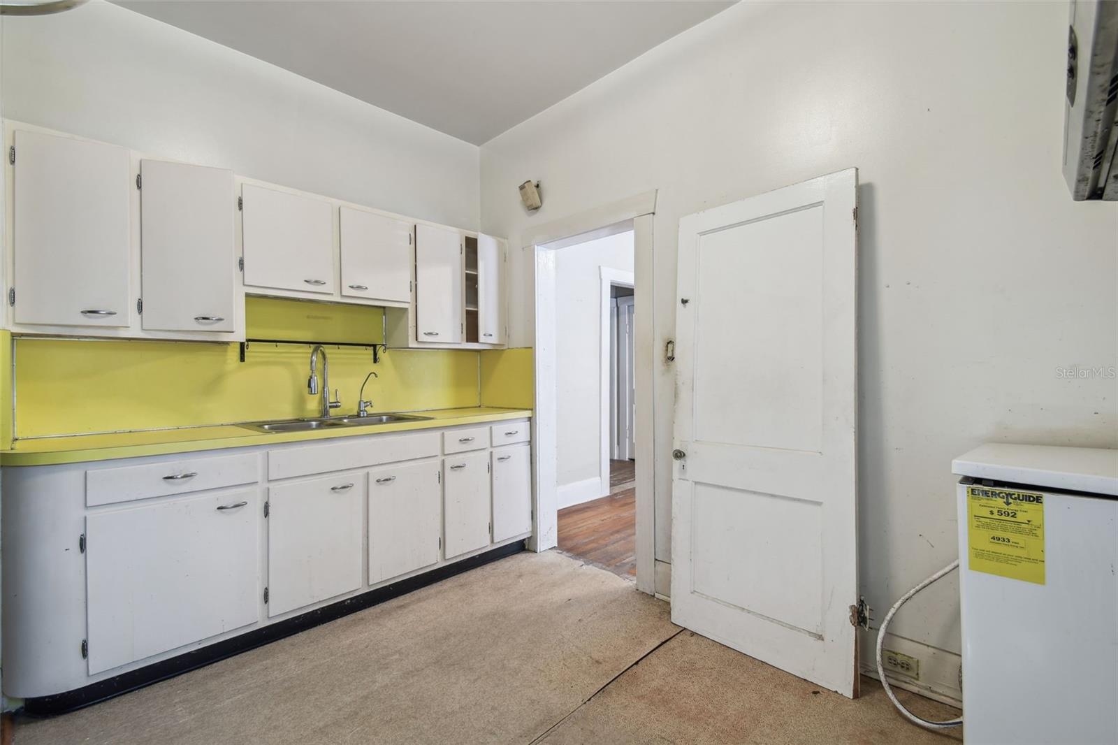 702 W Virginia Ave Property Photo 49