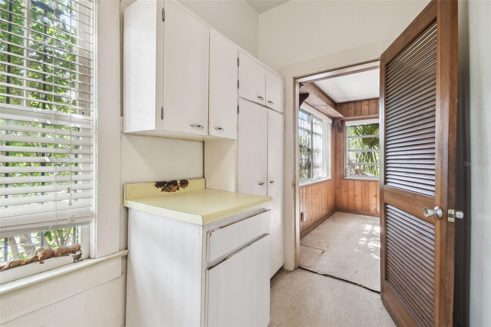 702 W Virginia Ave Property Photo 55