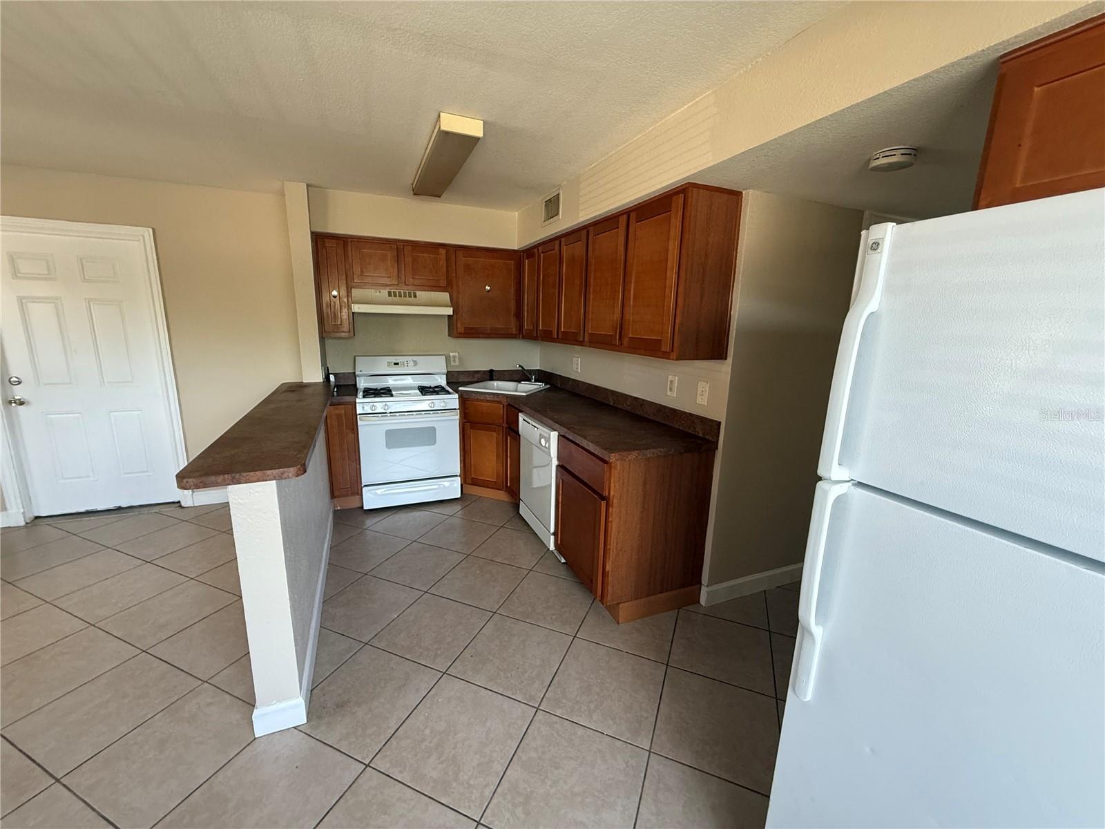 117 N Evergreen Ave #105 Property Photo 4