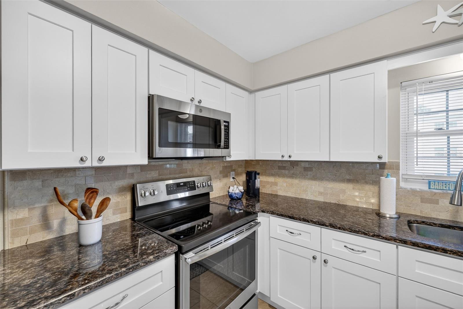 1706 Belleair Forest Dr #220 Property Photo 9