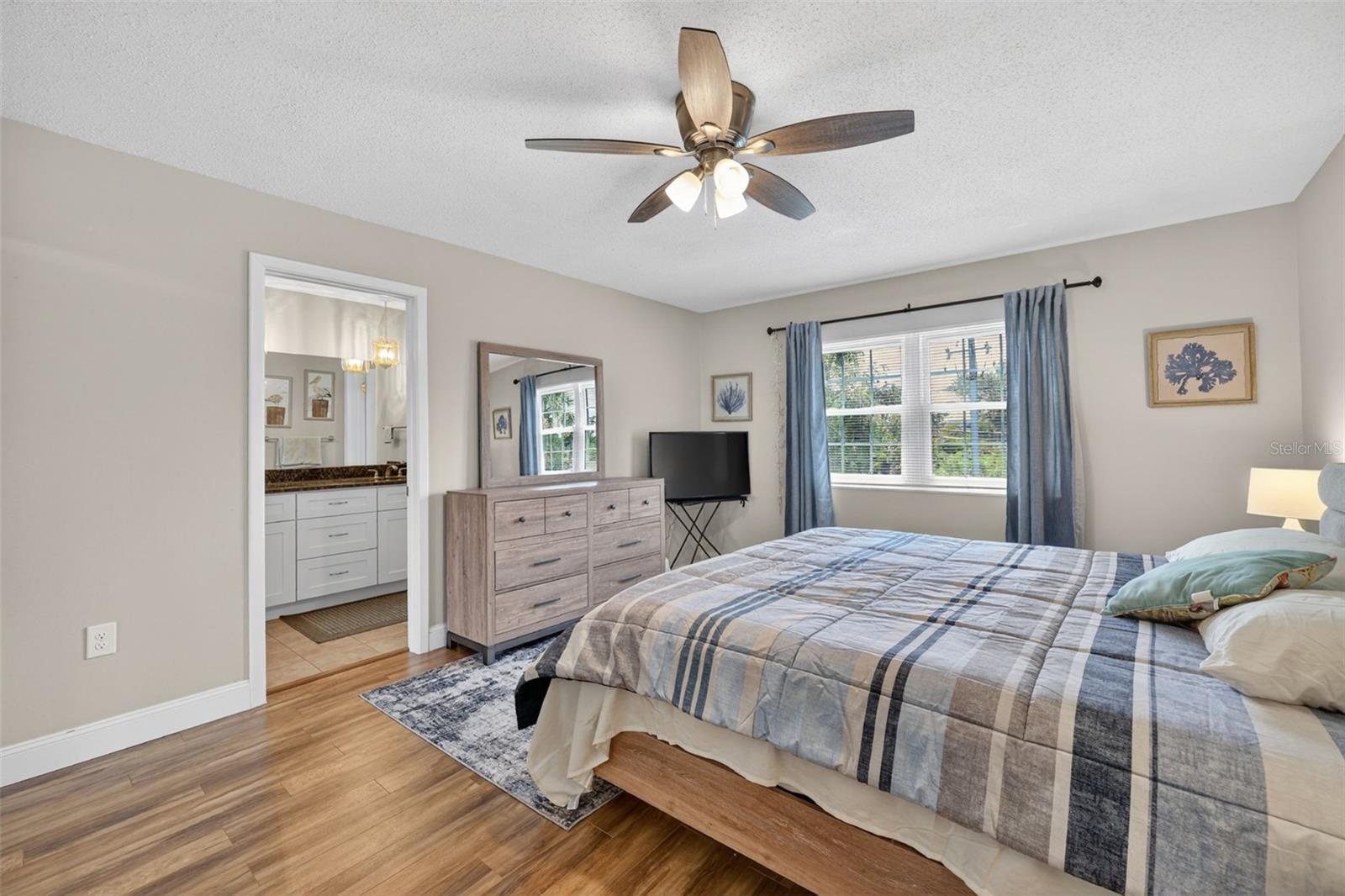 1706 Belleair Forest Dr #220 Property Photo 11