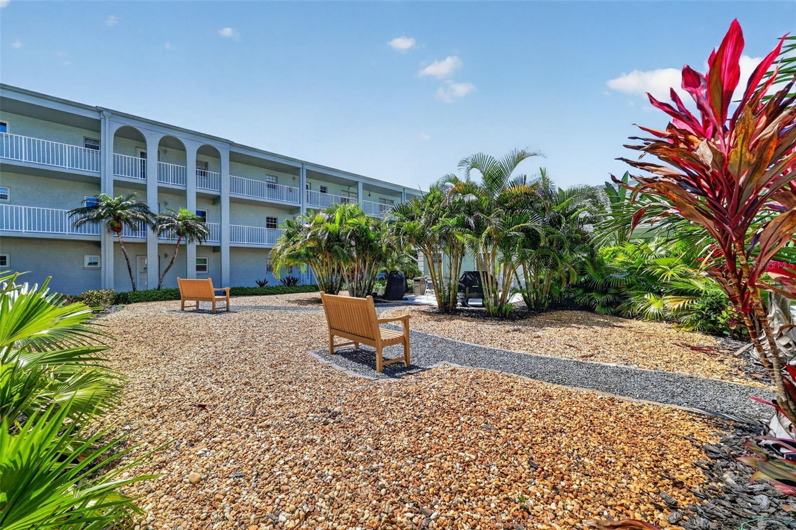 1706 Belleair Forest Dr #220 Property Photo 18