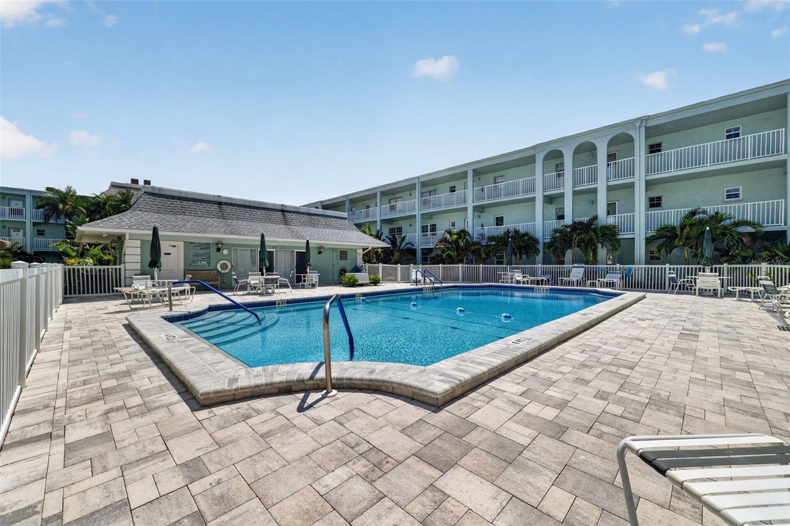 1706 Belleair Forest Dr #220 Property Photo 19
