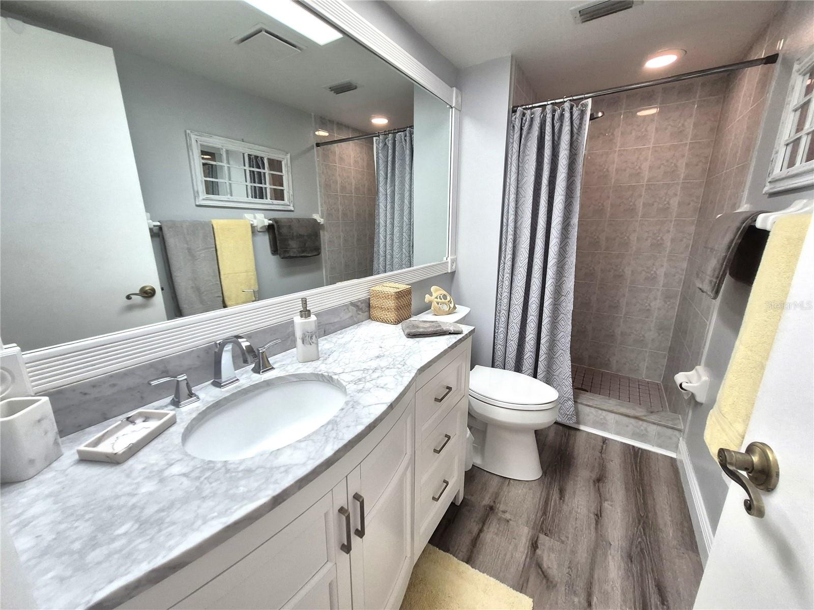107 Windward Pl #107 Property Photo 23