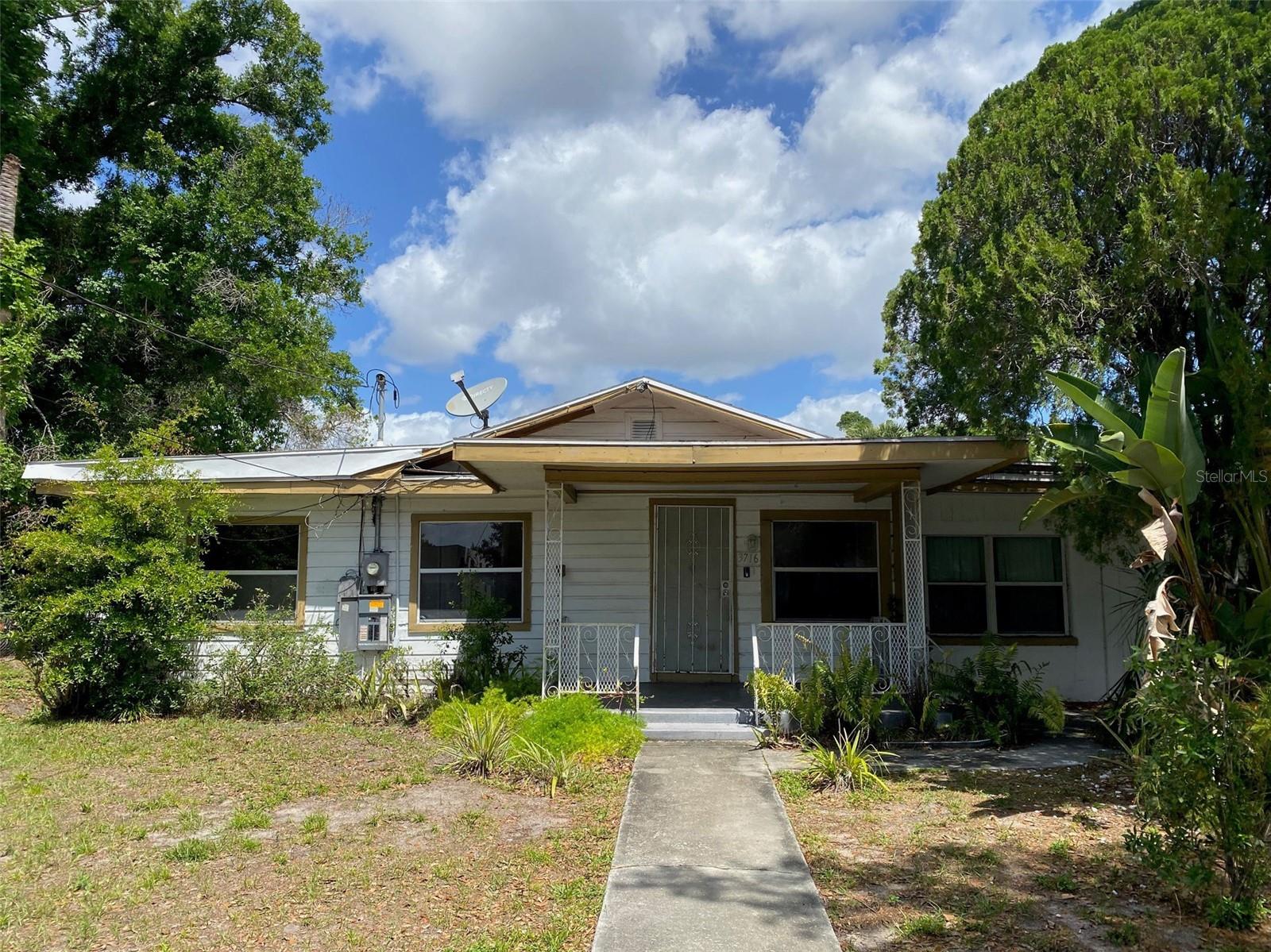 3716 E Clifton St Property Photo 1
