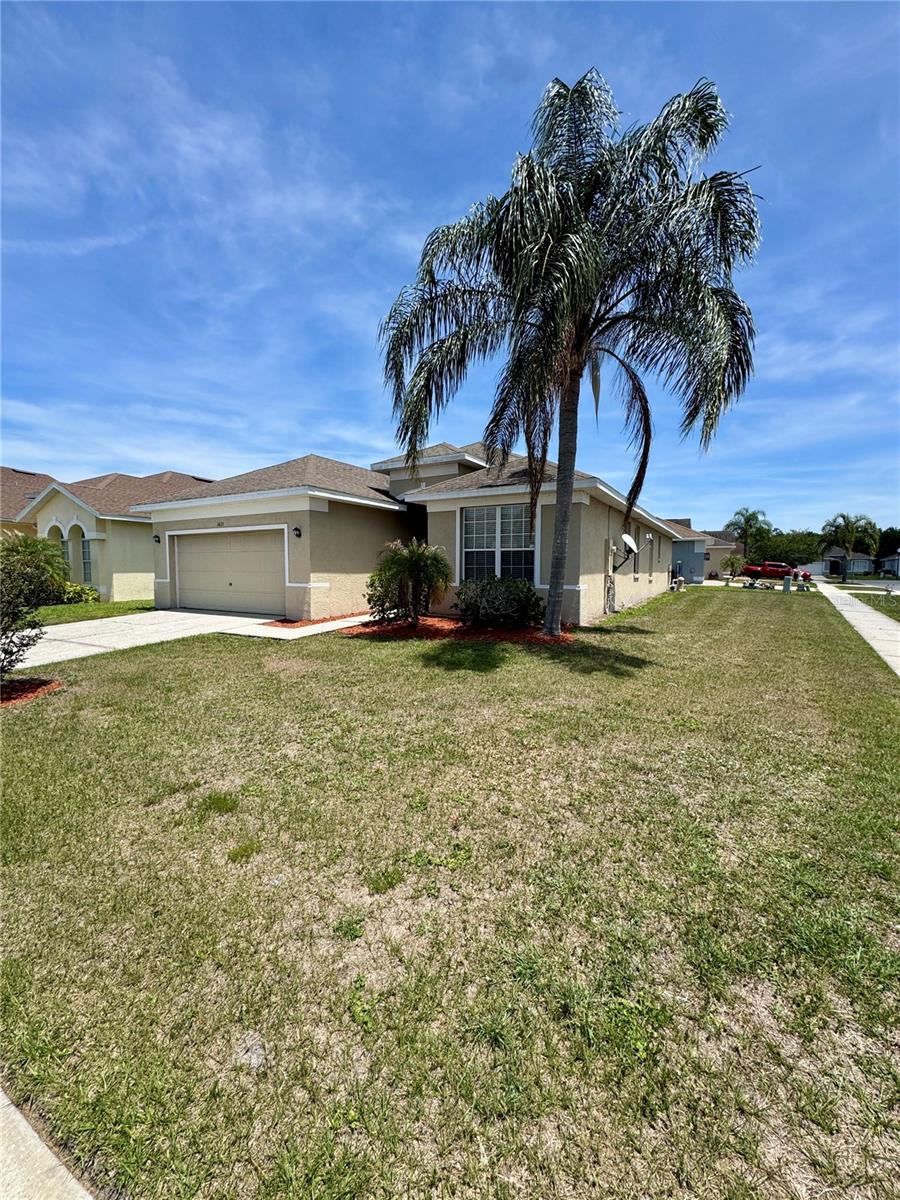 1671 Islebrook Dr Property Photo 2