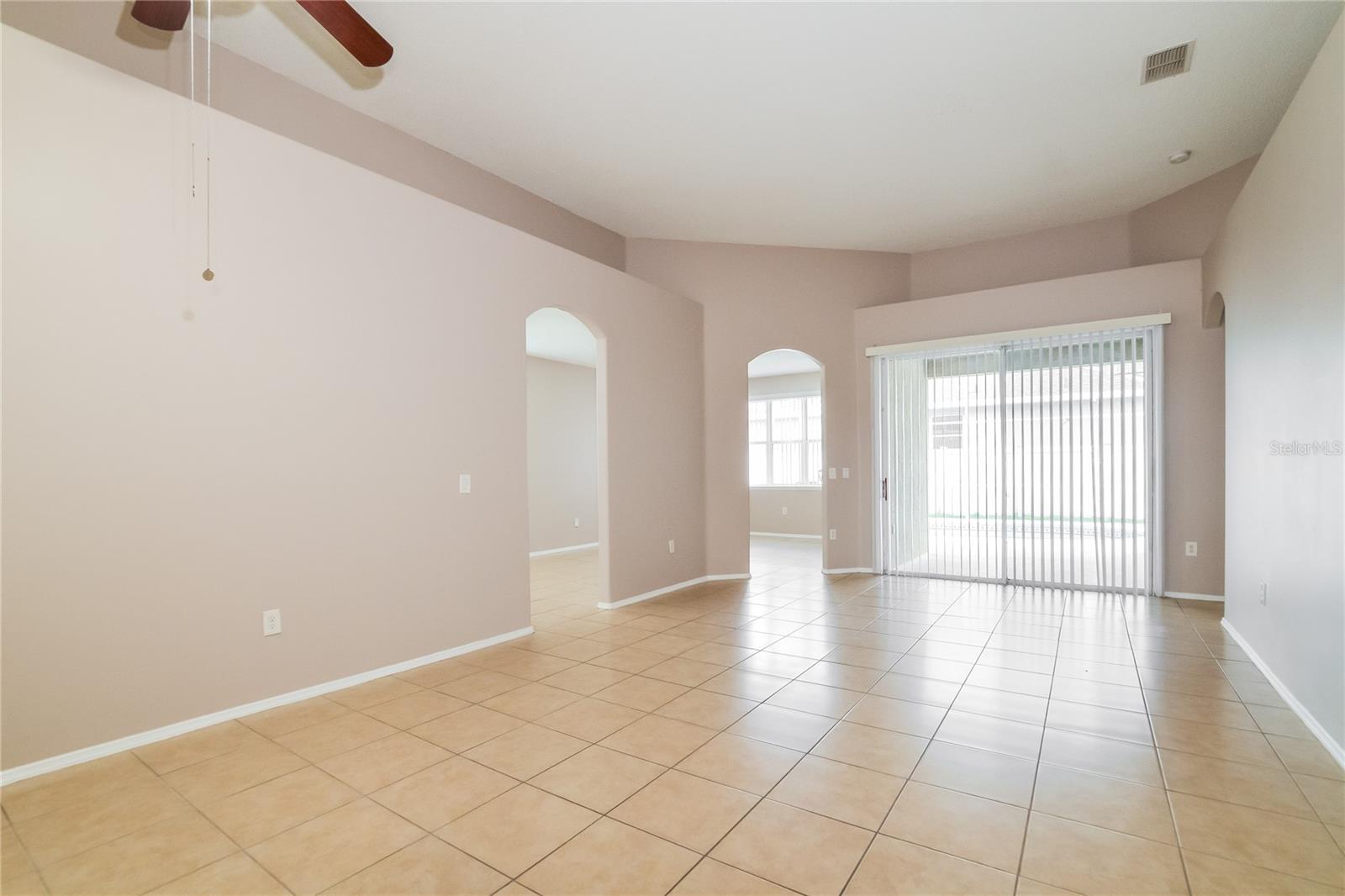 1671 Islebrook Dr Property Photo 5