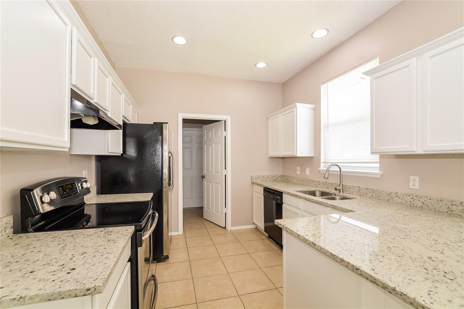 1671 Islebrook Dr Property Photo 8