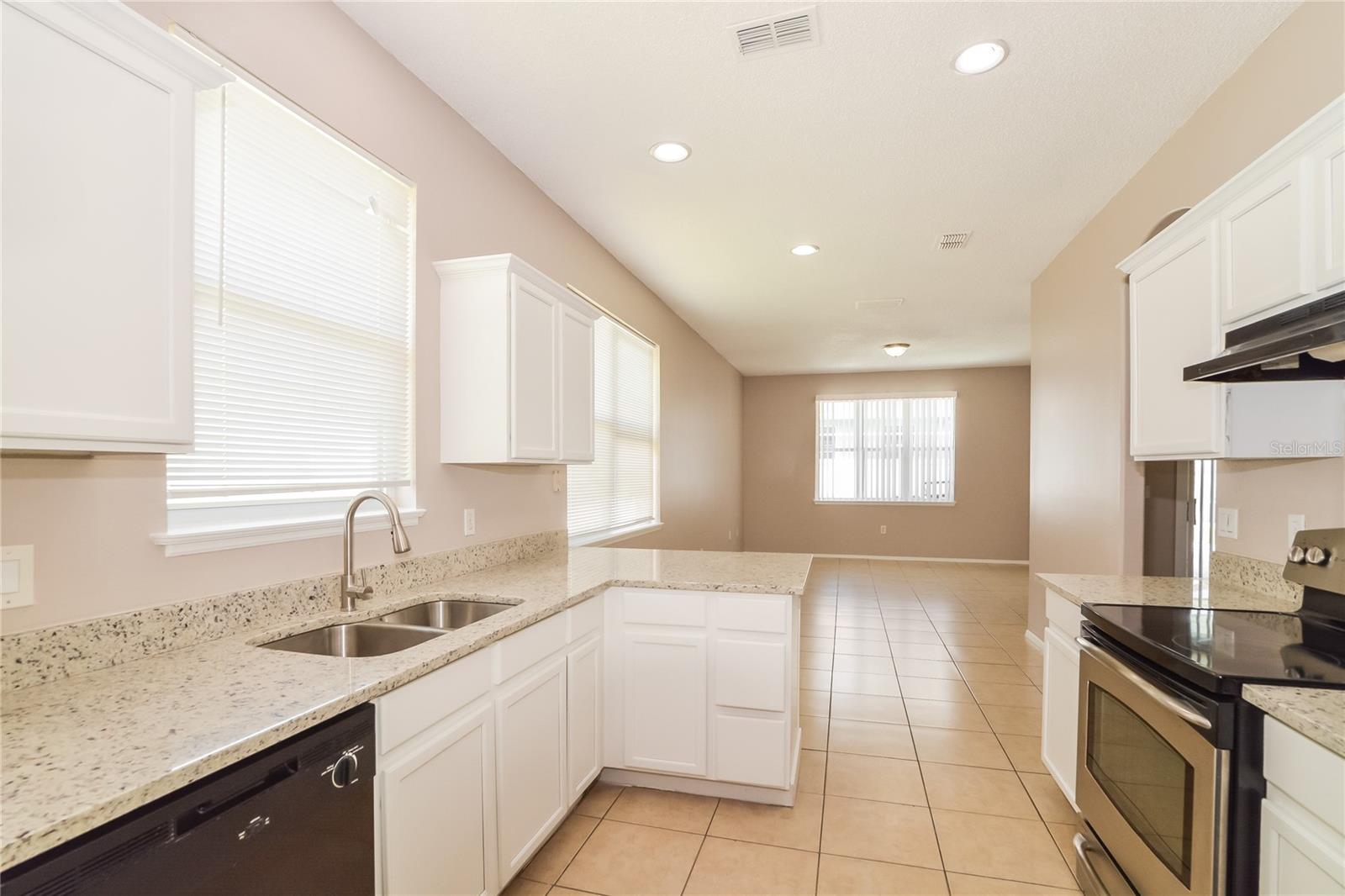 1671 Islebrook Dr Property Photo 9