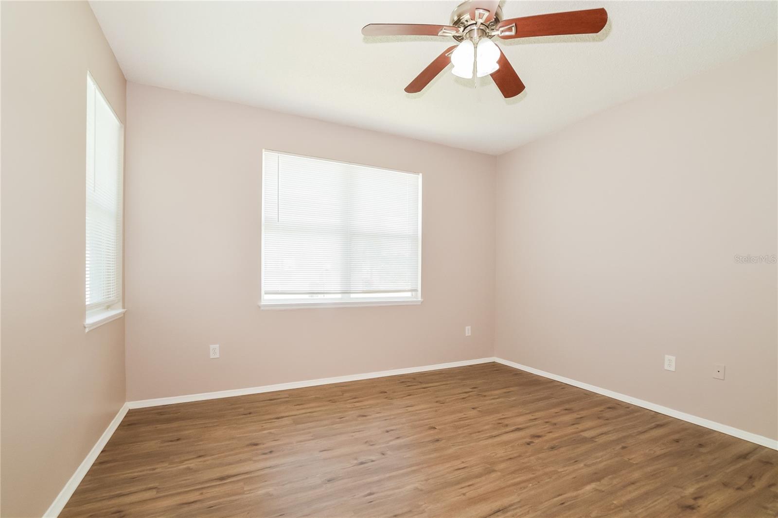 1671 Islebrook Dr Property Photo 11