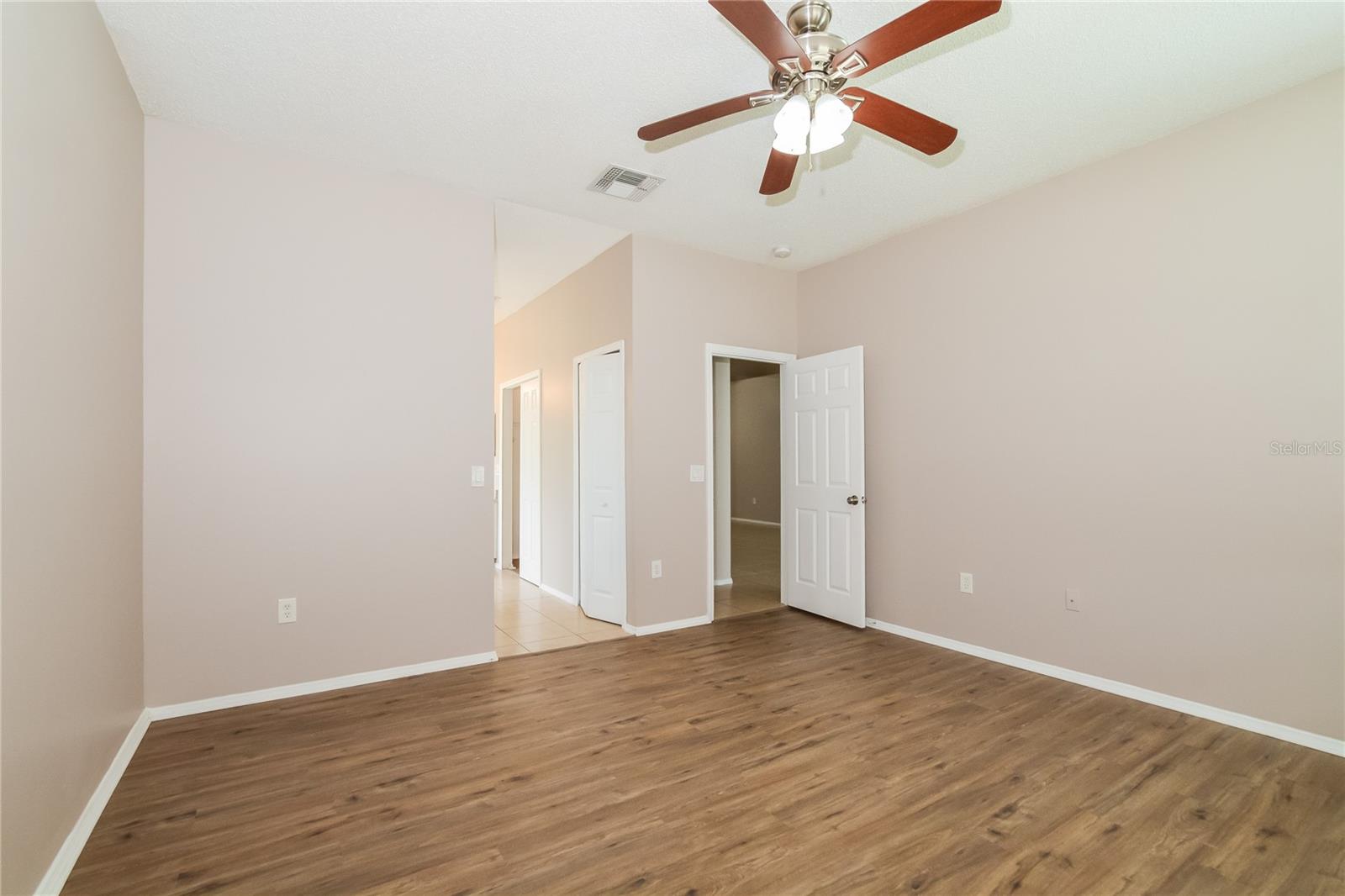 1671 Islebrook Dr Property Photo 12