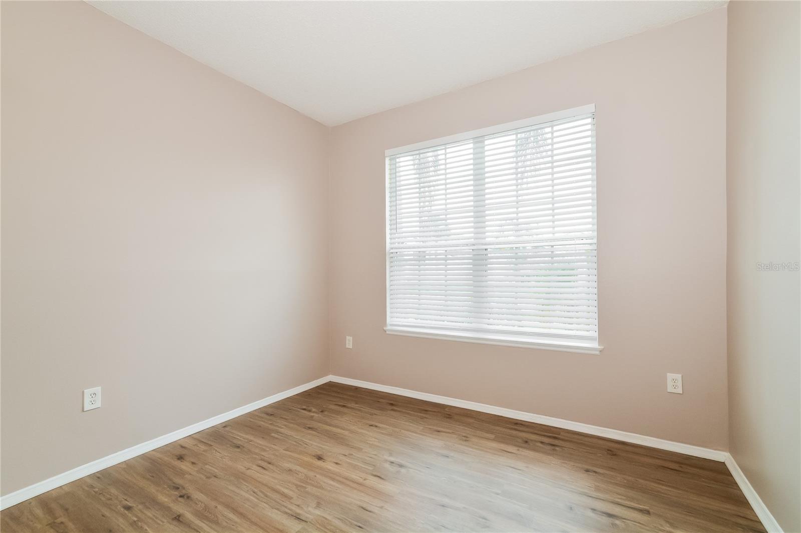1671 Islebrook Dr Property Photo 15
