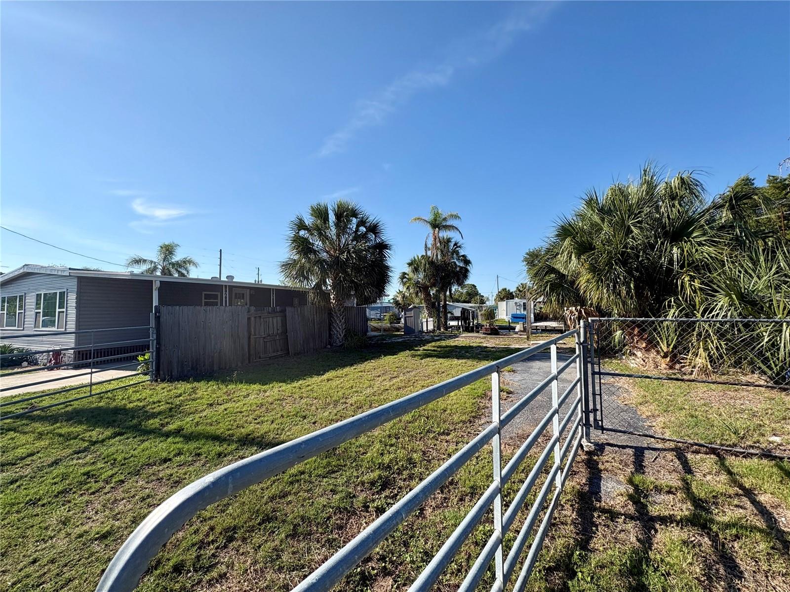 6832 Albatross Ln Property Photo 10