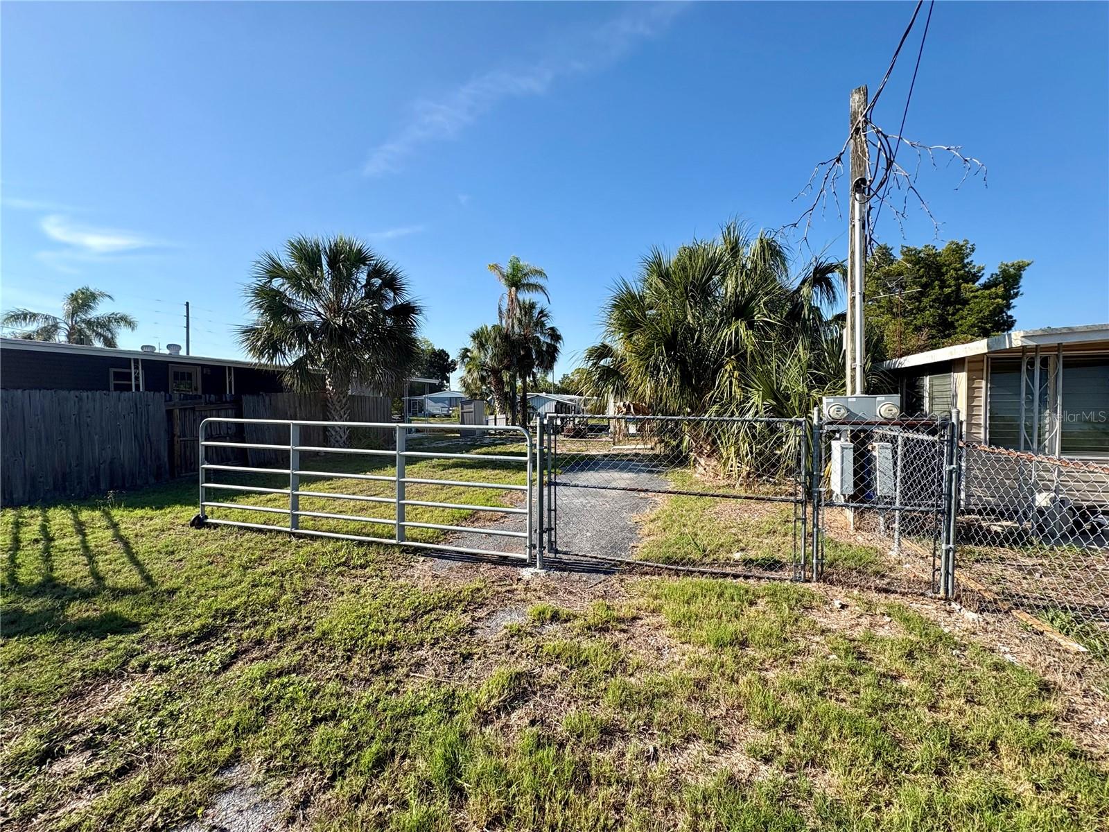 6832 Albatross Ln Property Photo 12